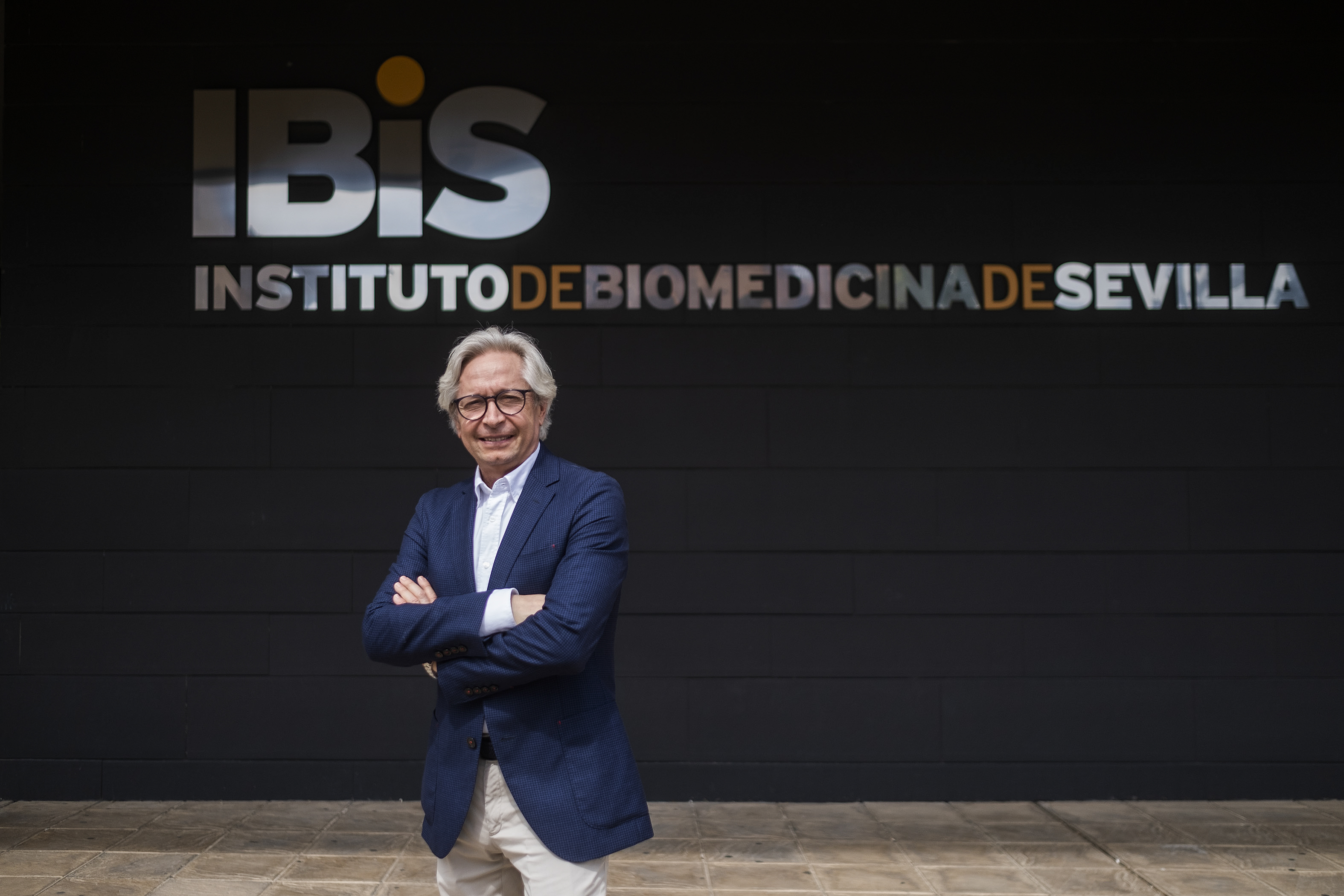 El genetista Guillermo Antiñolo es también investigador en el Instituto de Biomedicina de Sevilla (IBIS). 