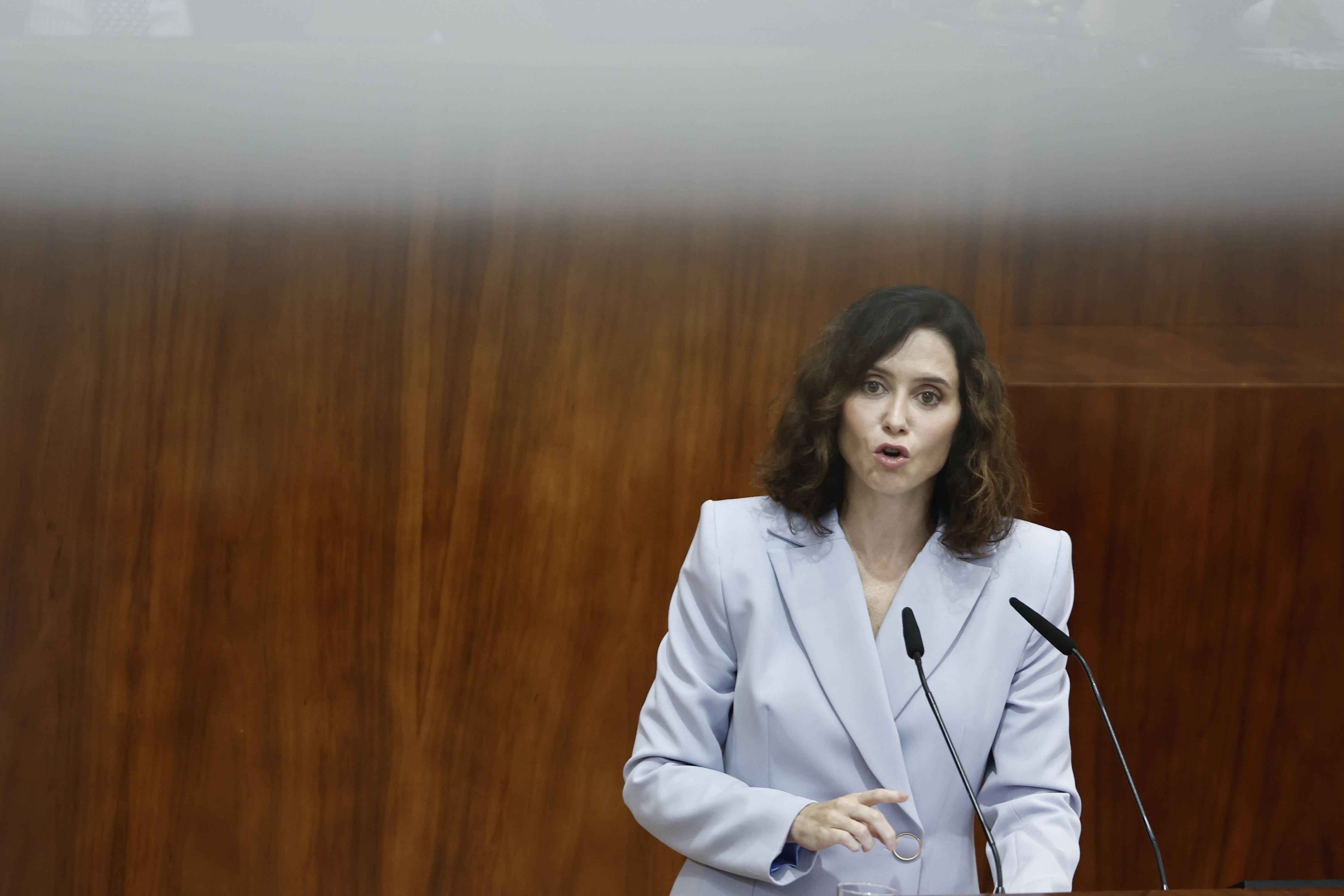 MADRID, 11/09/2025.- La presidenta de la Comunidad de Madrid, Isabel Díaz Ayuso, interviene en el pleno de la Asamblea de Madrid que acoge la primera sesión del Debate del Estado de la Región, este jueves. EFE/ Sergio Perez
