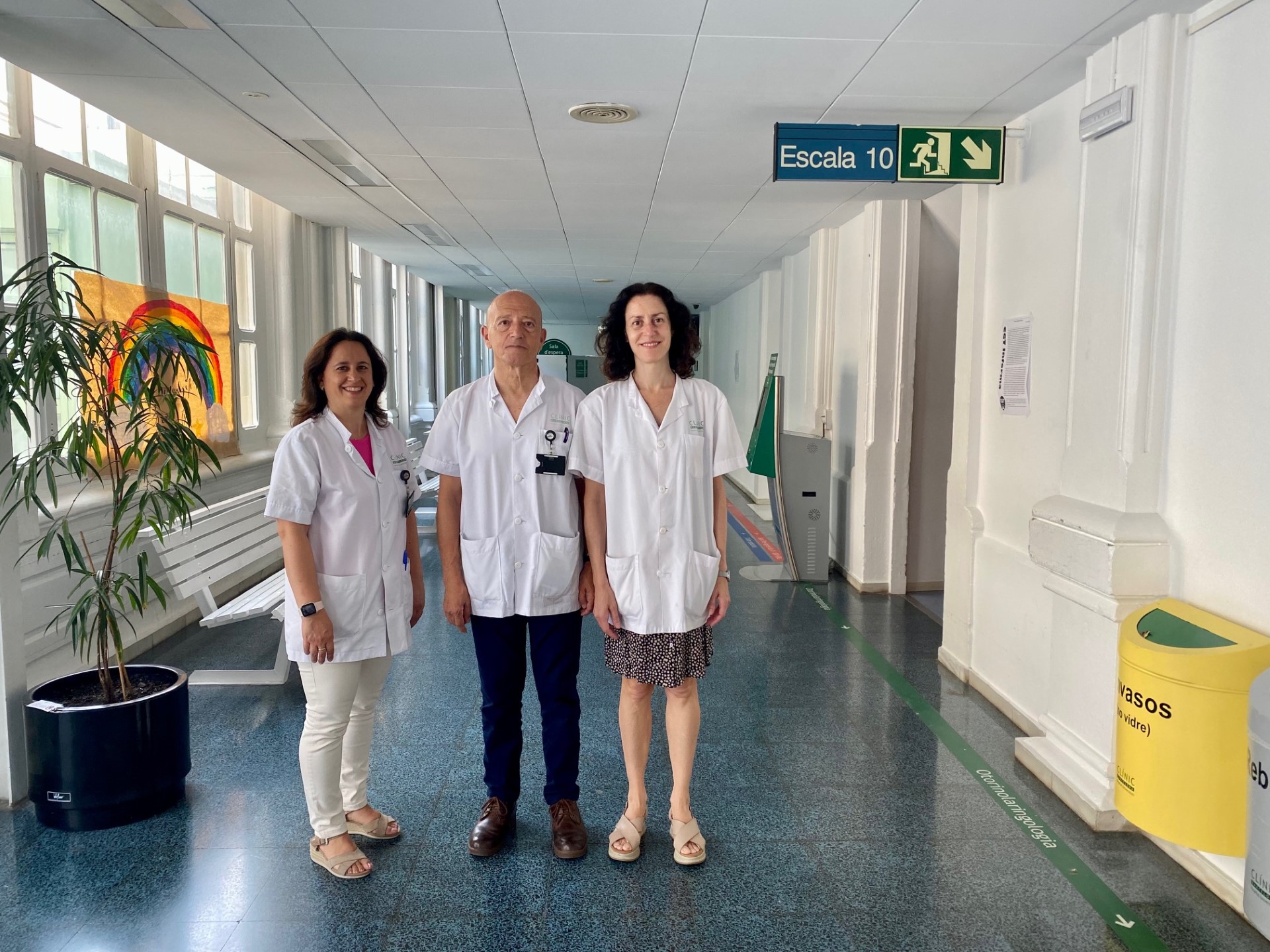 Los investigadores Sara Llufriu, Albert Saiz y Yolanda Blanco, coautores del estudio en el Hospital Clínic de Barcelona.