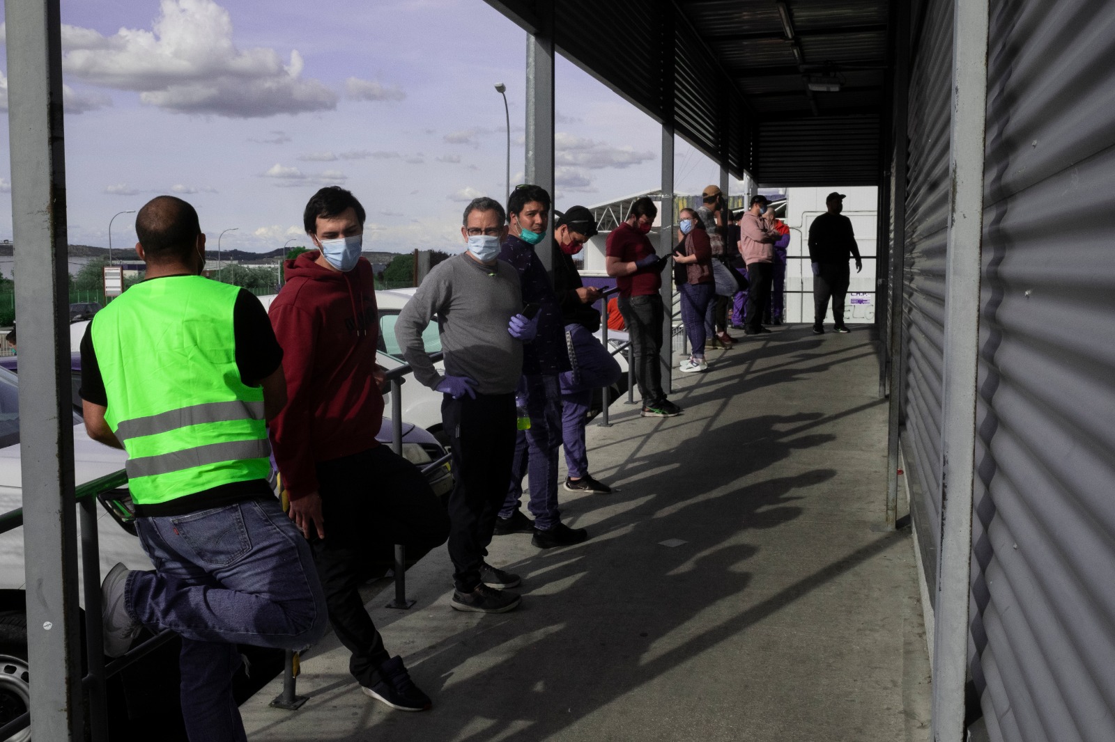 Coronavirus Del Paro A La Furgoneta Amazon Rescata A Los Desempleados De La Pandemia Madrid El Pais