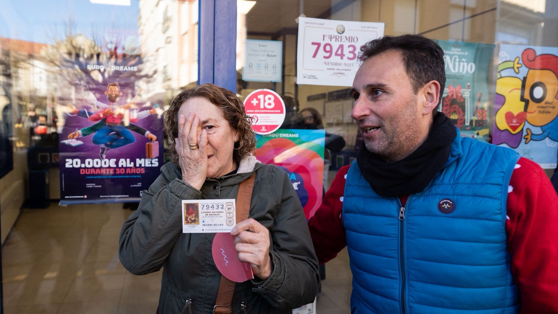 DVD 1298 (22/12/2025). La Beñaza (León). Celebración del primer premio de la Lotería de Navidad. foto de Emilio Fraile