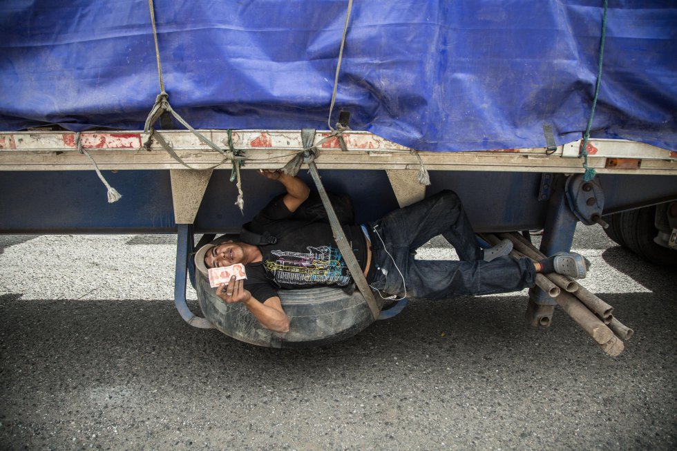 Caravana de Honduras avanza rumbo a Estados Unidos Fotos