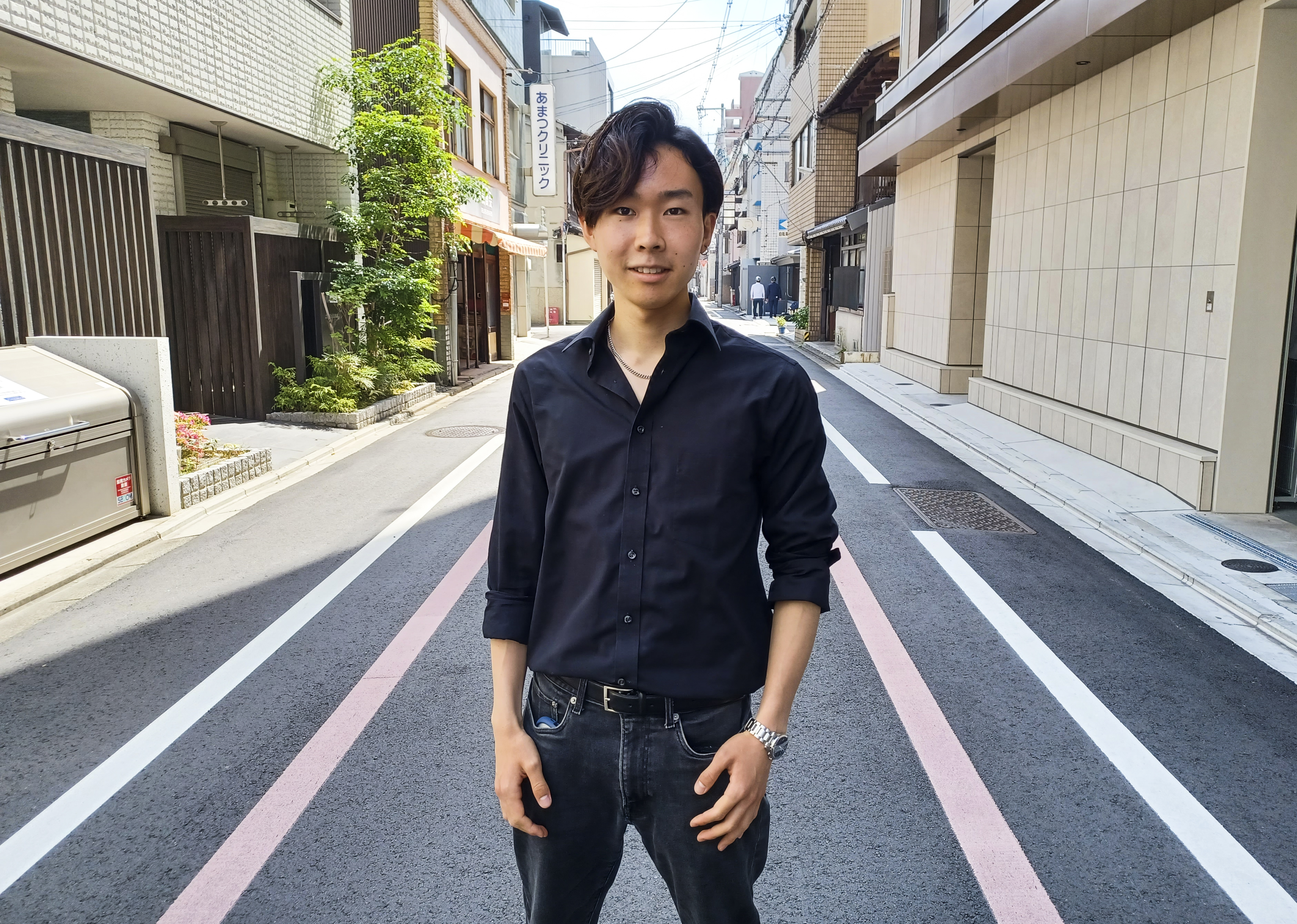 Hibiki Sugii, um estudante universitário de 20 anos em Kyoto.