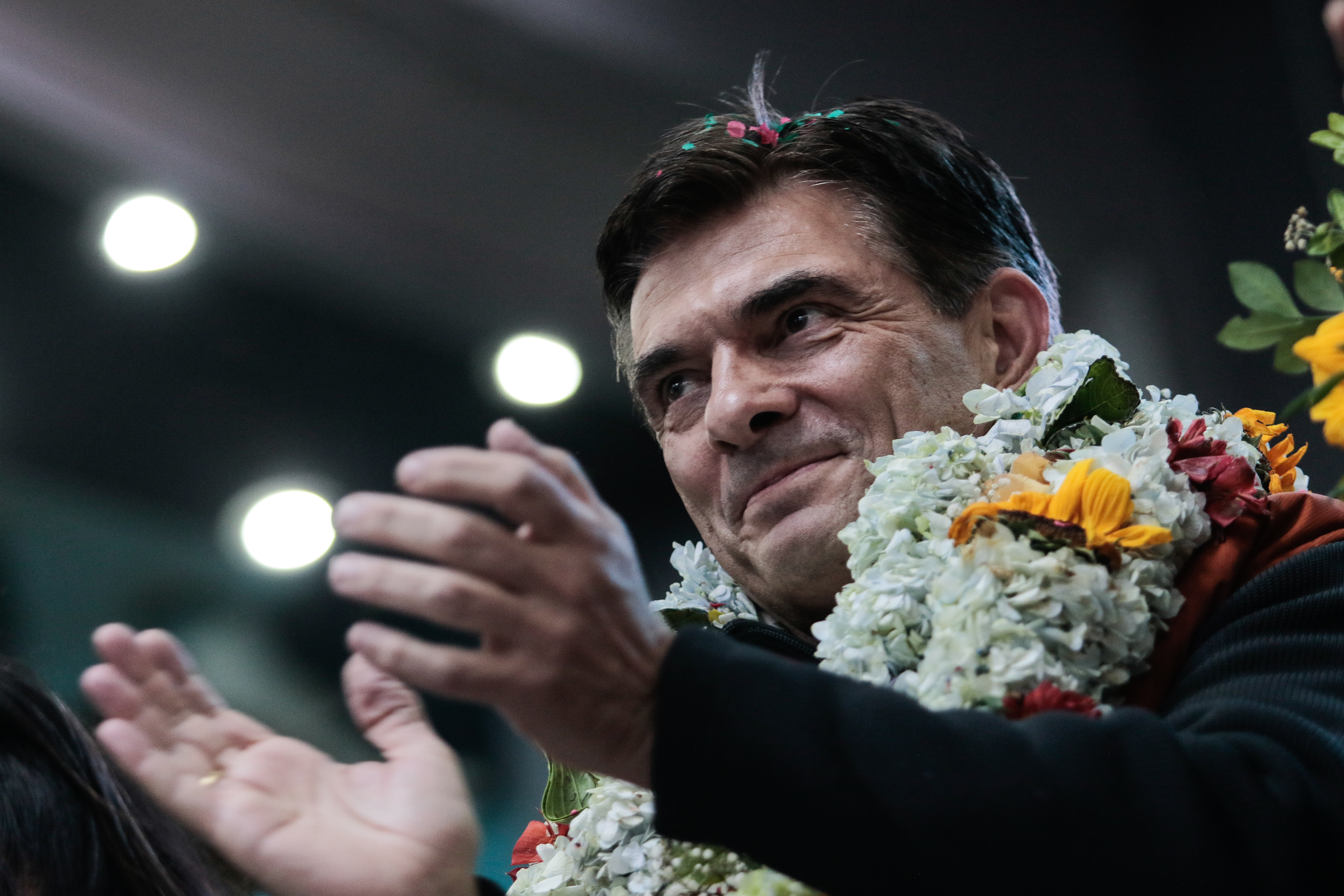 EL ALTO, BOLIVIA - SEPTEMBER 30: Bolivia's presidential candidate for the Christian Democratic Party (PDC), Rodrigo Paz, shares with his supporters during the inauguration ceremony of his campaign house in a Cholet (Unique architecture from the fusion of the words 'cholo' (indigenous) and 'chalet'), in El Alto, Bolivia, September 30, 2025. (Photo by Jorge Mateo Romay Salinas/Anadolu via Getty Images)