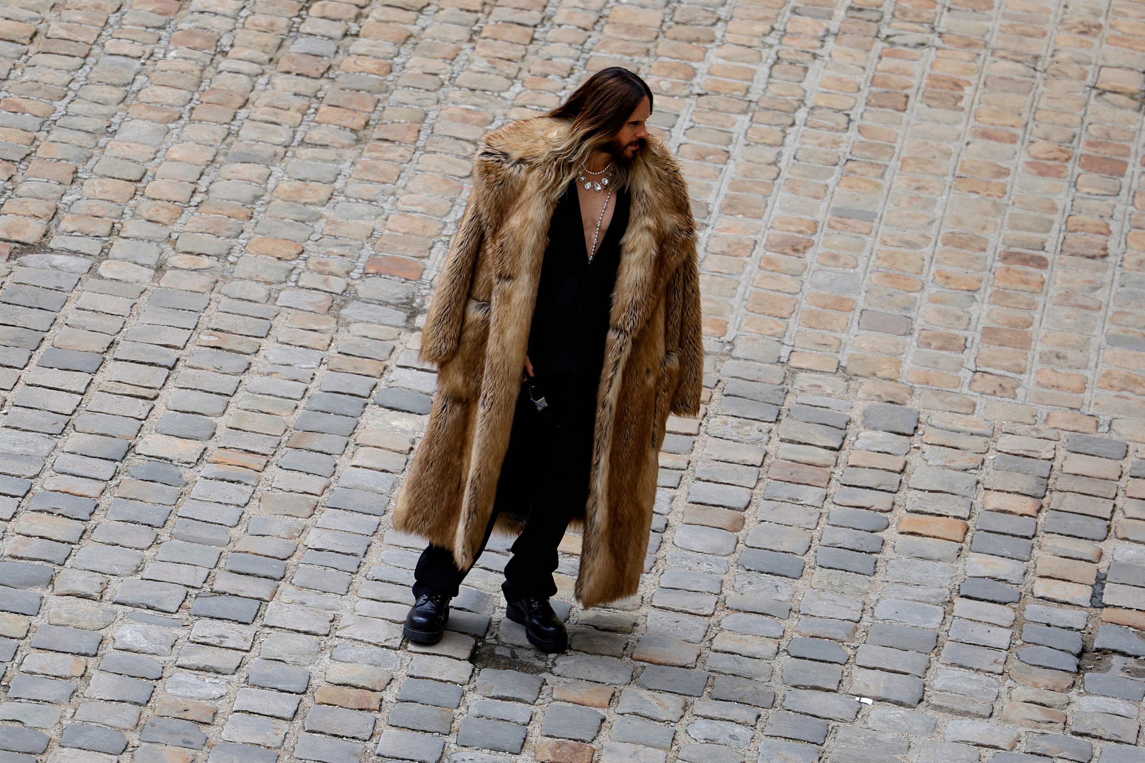 Ritos, siluetas, trajes y famosos: la moda masculina demuestra su fuerza en  París, Estilo