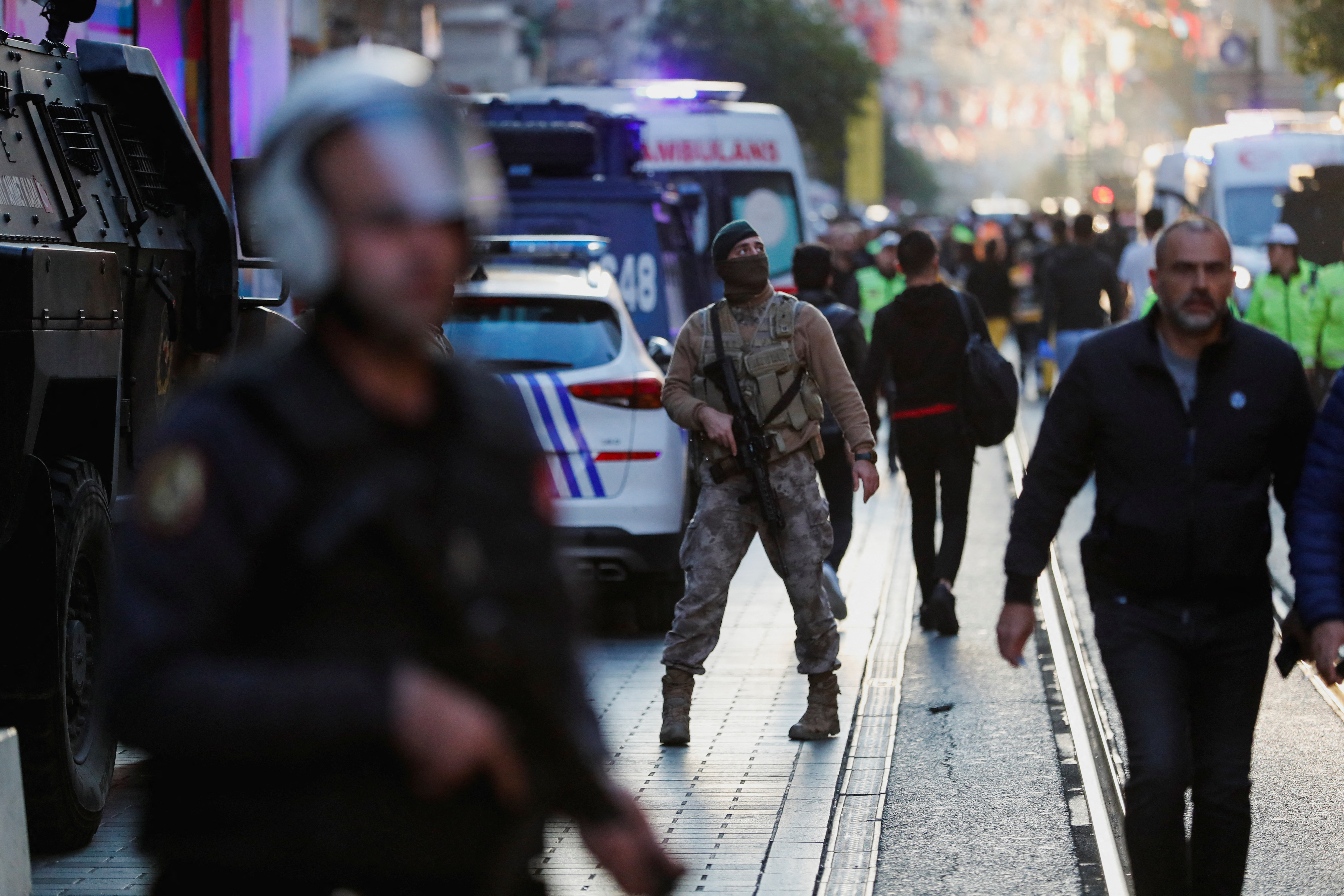 Нападение в стамбуле. Теракт в Стамбуле на улице Истикляль.