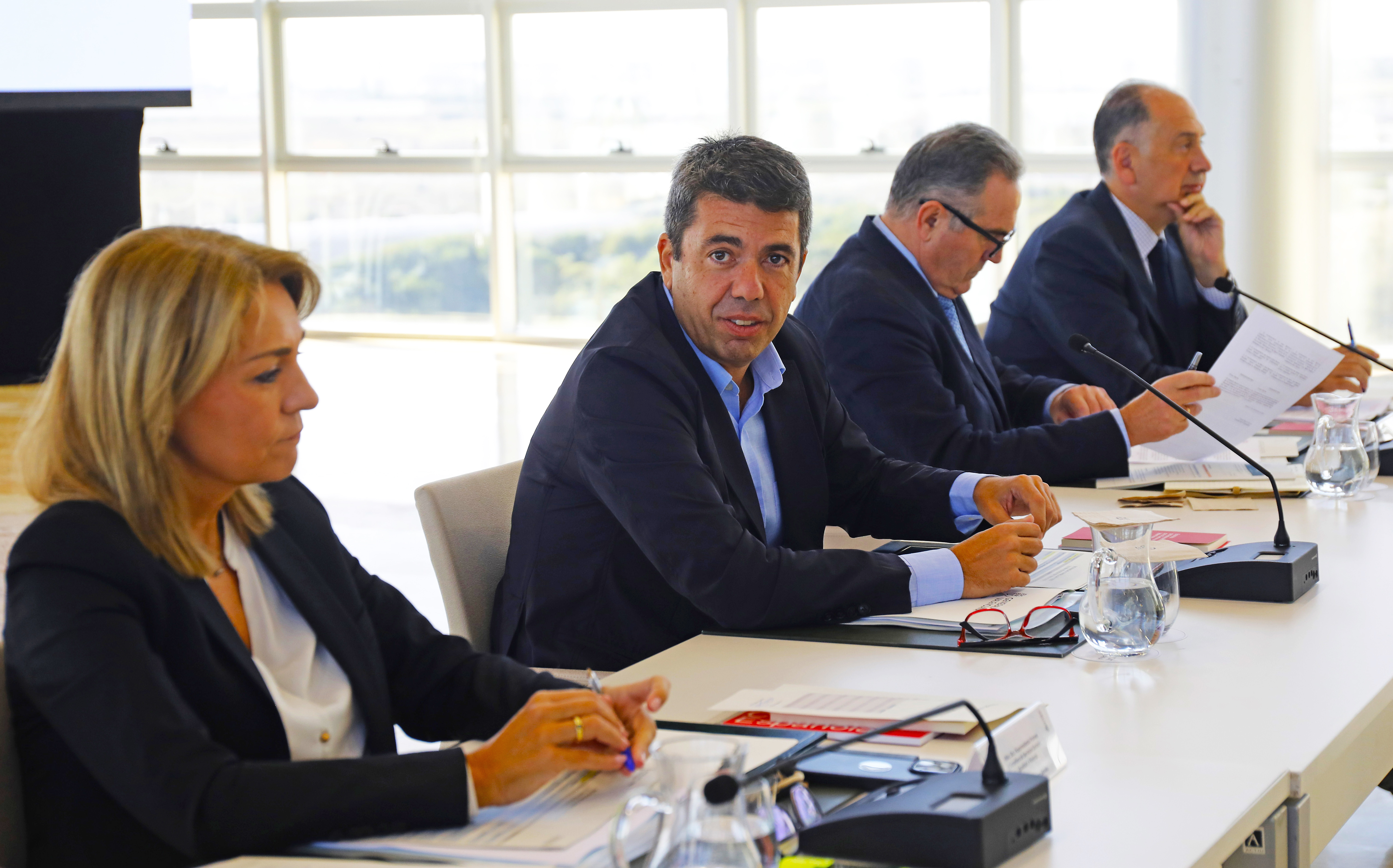 alicante.4.11.2025.
pleno del consell de la generalitat  valenciana en alicante en l comlejo de la ciudad de la luz.en la imagen
,susana camarero, mazon gan pampols y valderama.
foto.joaquin de haro rodriguez.