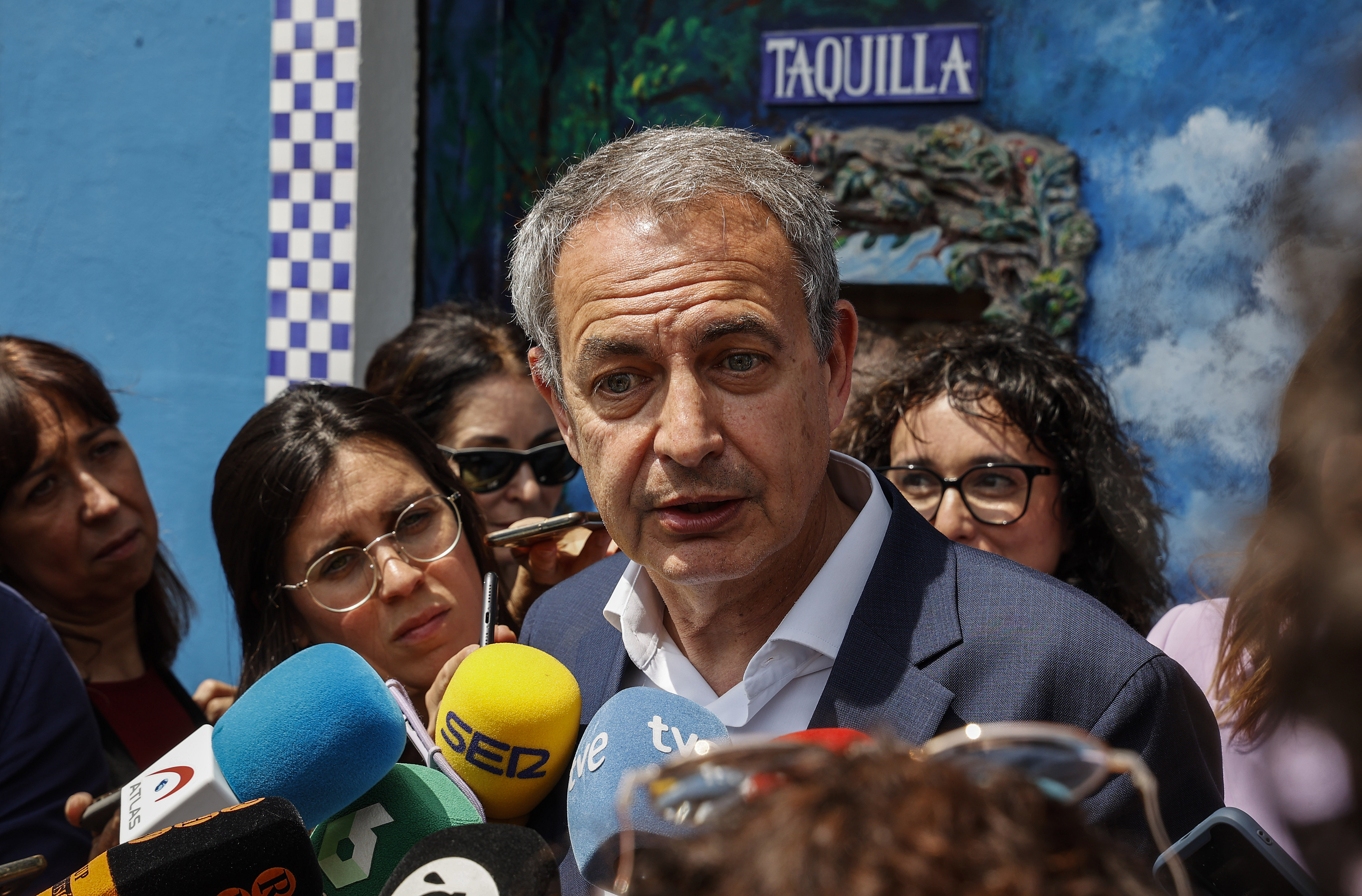 Zapatero llama a la movilización como en 2004 contra “el engaño y la desfachatez” de Aznar y Ayuso