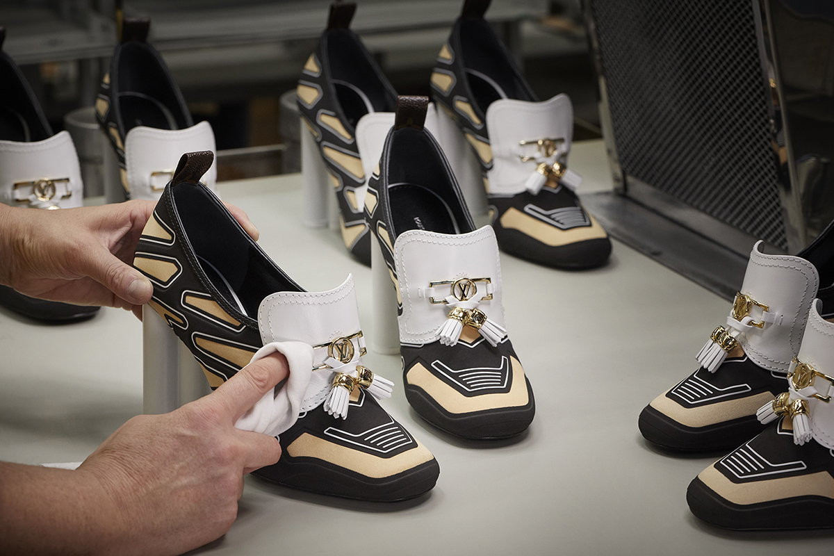 Cómo se hacen los zapatos Louis Vuitton? Impresionante!! How are