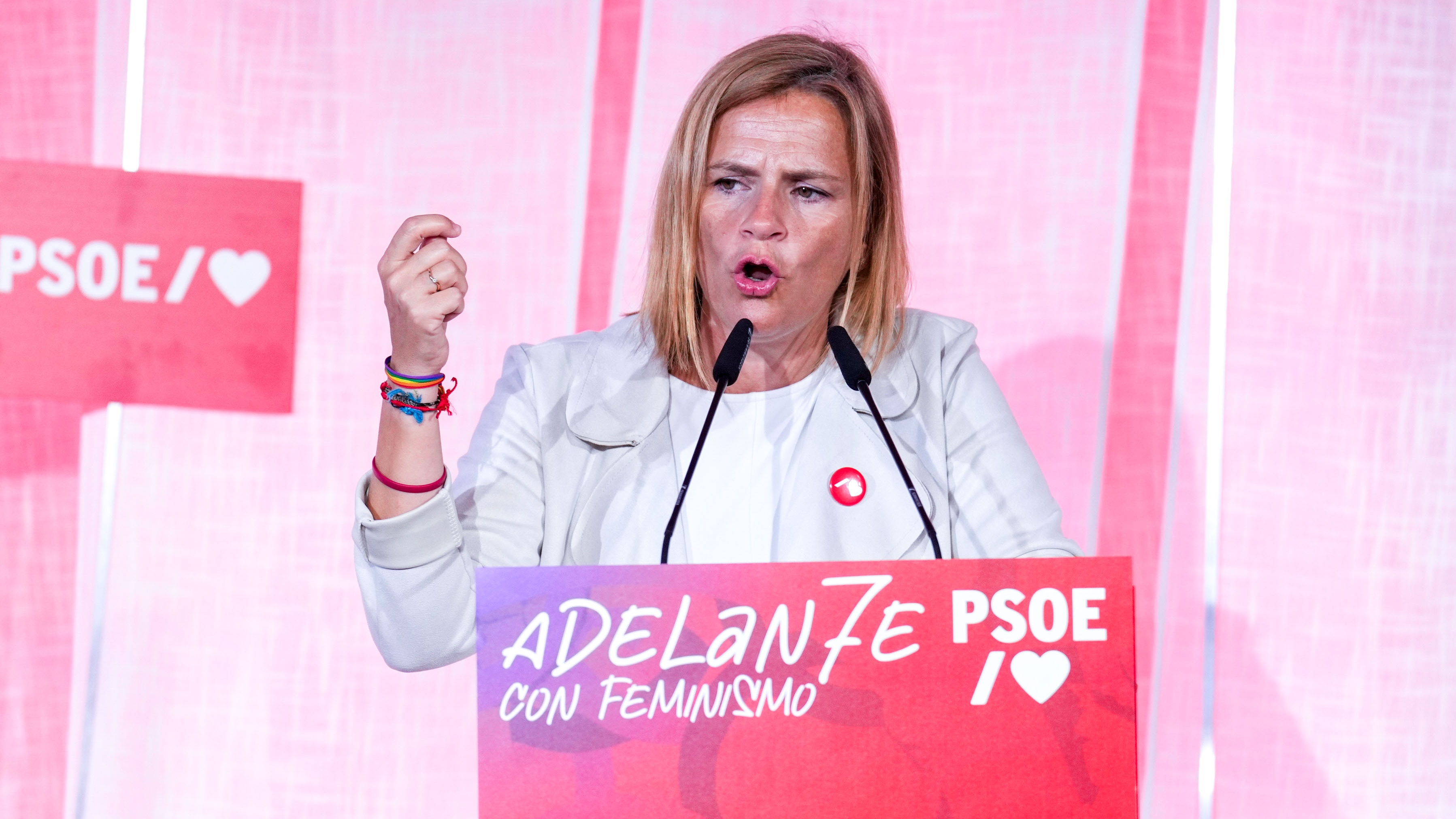 ALCORCÓN (MADRID), 04/09/2025.- La secretaria de Igualdad del PSOE, Pilar Bernabé, da un discurso durante la inauguración de las jornadas Adelante con el feminismo este jueves en el Museo de Arte Contemporáneo en Vidrio de Alcorcón. EFE/ Borja Sánchez-Trillo