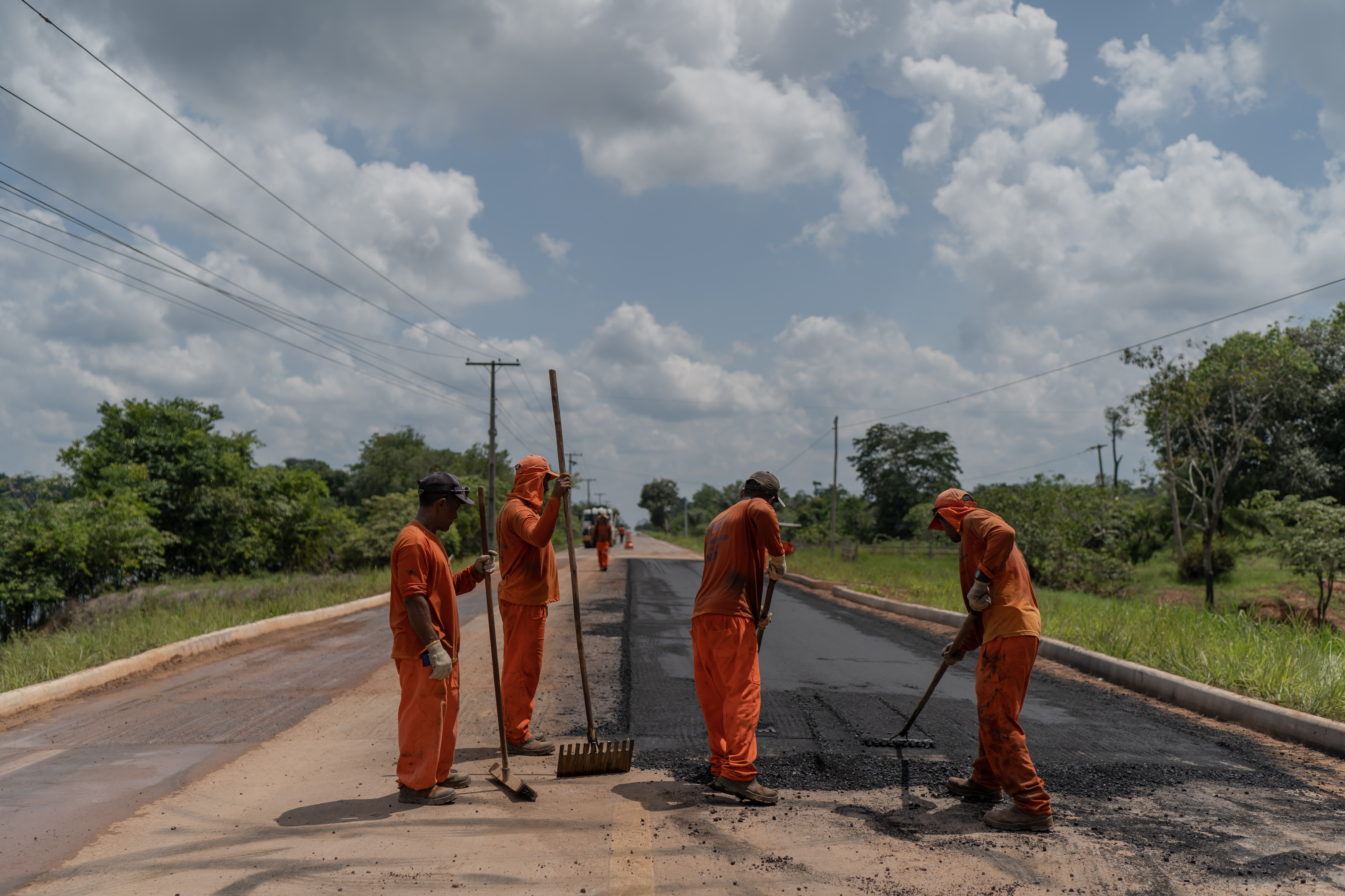 A mais cara e a mais extensa rodovia brasileira. E lá se vão 40 anos da BR- 230 – a Transamazônica (sonhos inacabados de uma estrada que só ficou no  papel) – Intruck Transporte