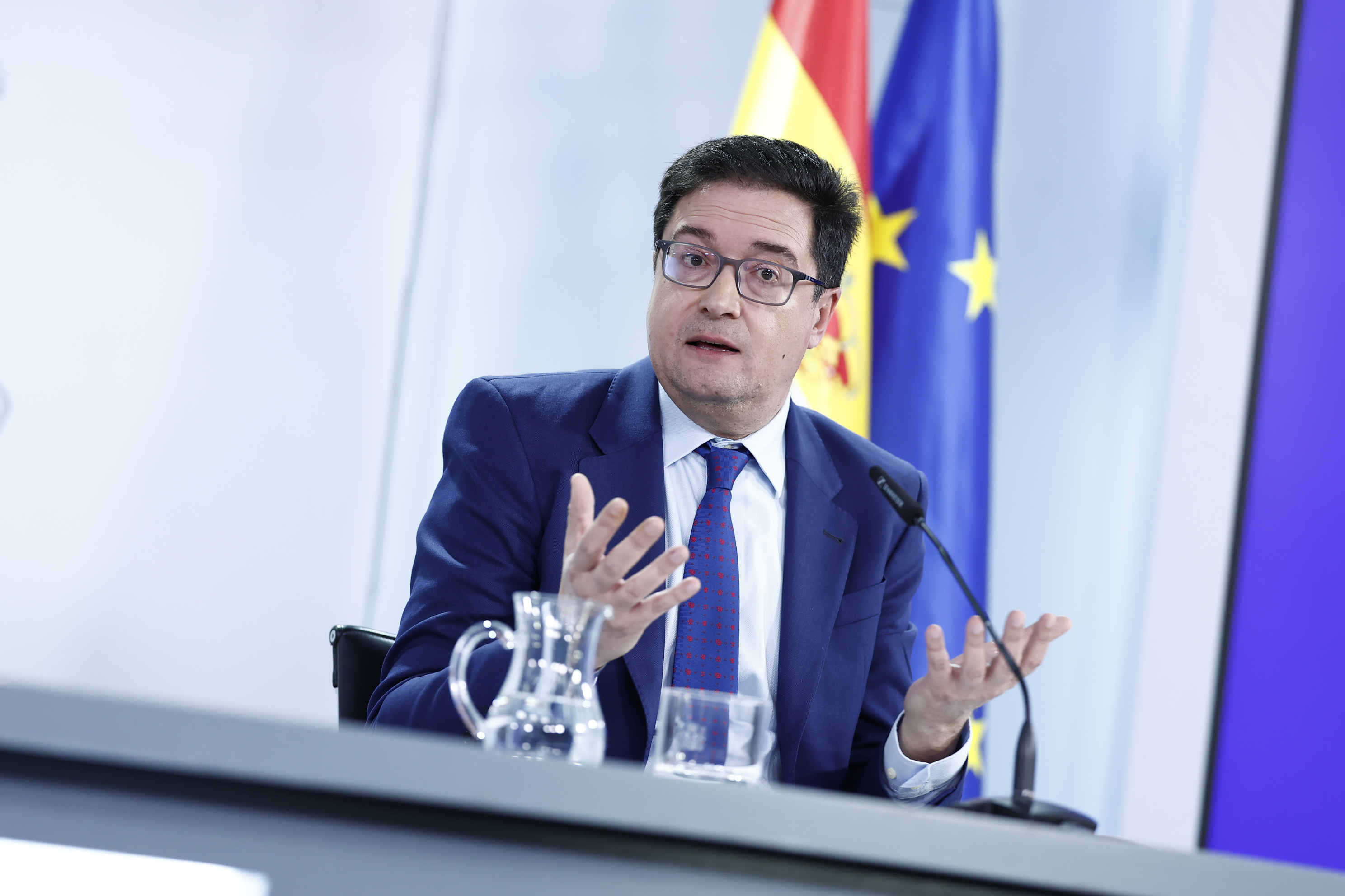 Dvd 1307 (24-02-26). La ministra portavoz, Elma Saiz; el ministro de Derechos Sociales, Consumo y Agenda 2030, Pablo Bustinduy; y el ministro para la Transformación Digital de la Función Pública, Óscar López, comparecen este martes en la rueda de prensa posterior al Consejo de Ministros.