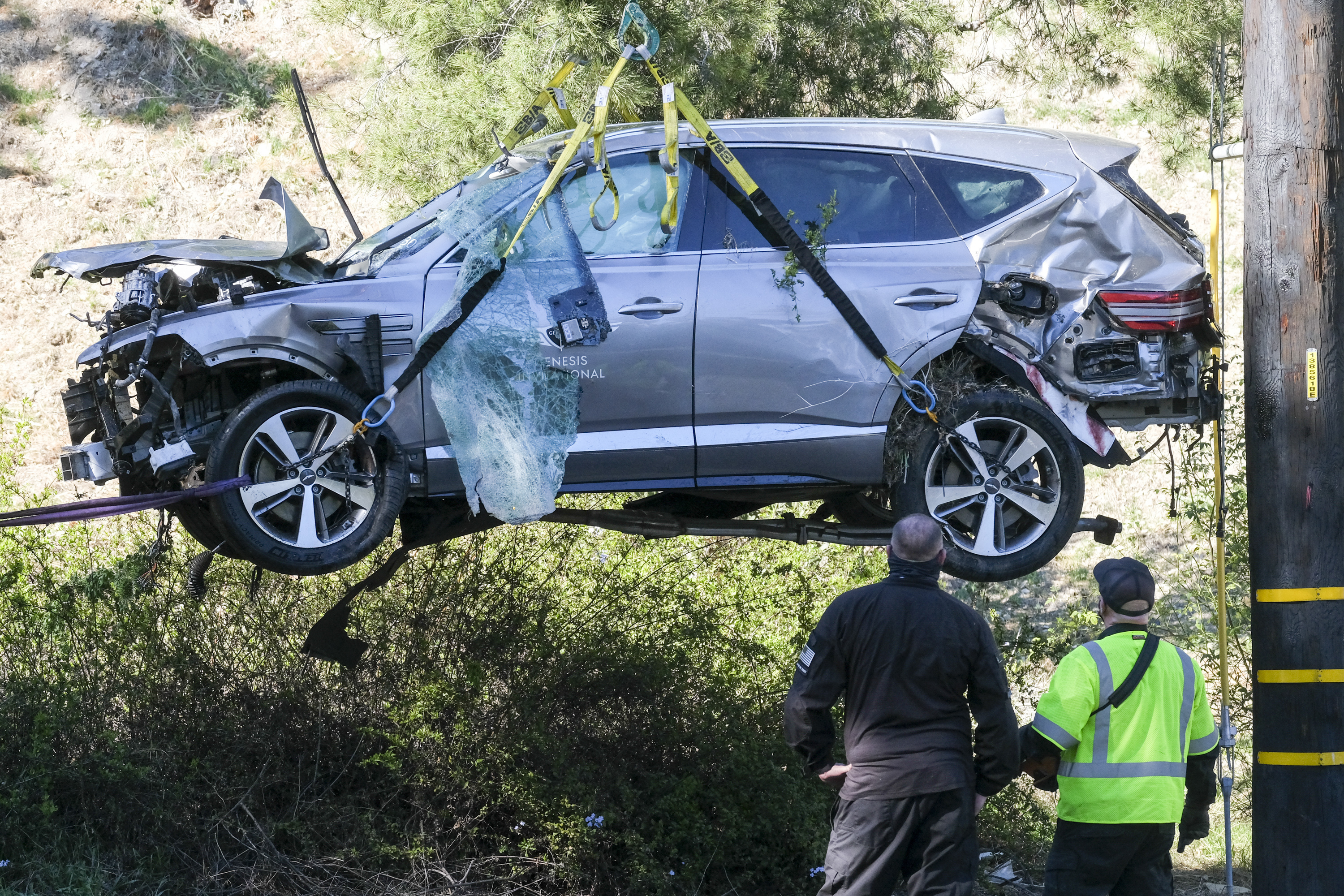 Tiger Woods sofre grave acidente de carro e é hospitalizado nos EUA