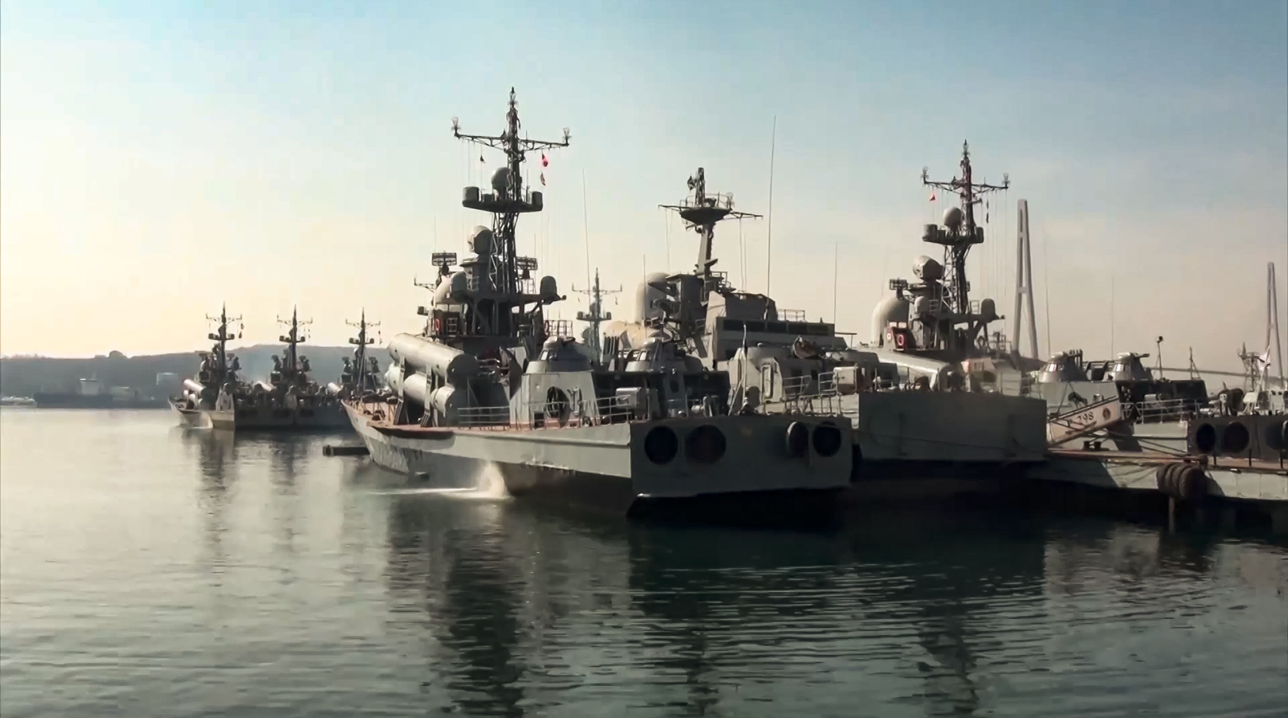 Rusia moviliza a su flota para salvar a los 7 tripulantes de un
