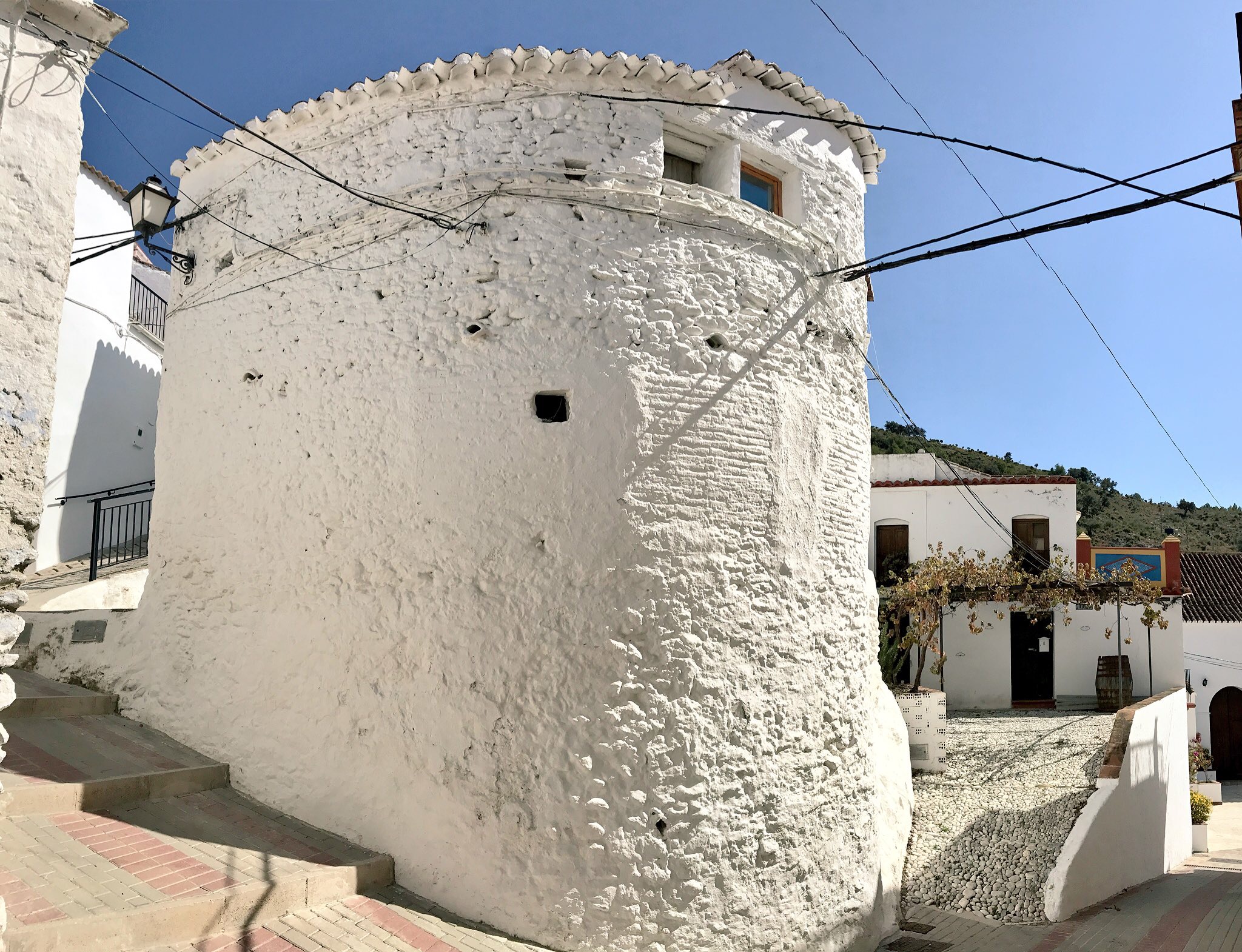 El pueblo más pequeño de Málaga encuentra su castillo