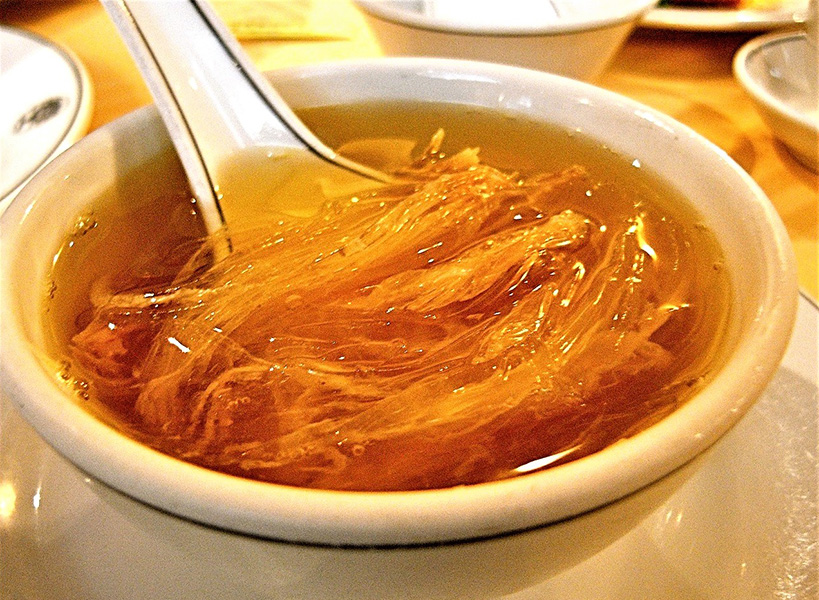 Sopa de aleta de tiburón.