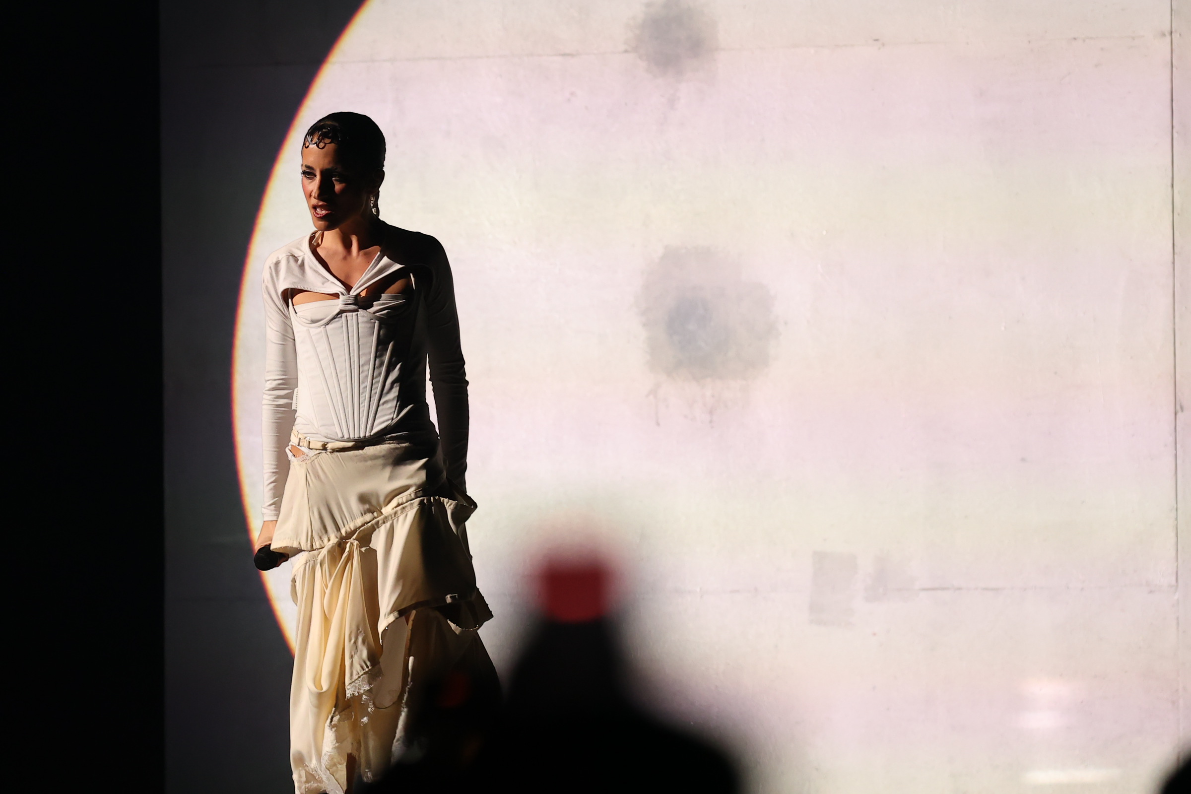 Una imagen de Rosalinda Galán, en la segunda semifinal del Benidorm Fest 2026.