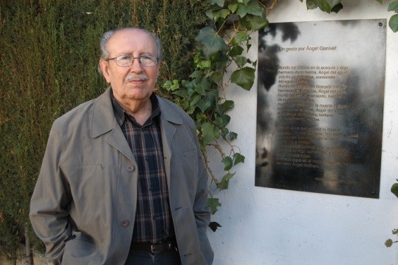 Muere Rafael Guillén, poeta, banquero y viajero, a los 90 años