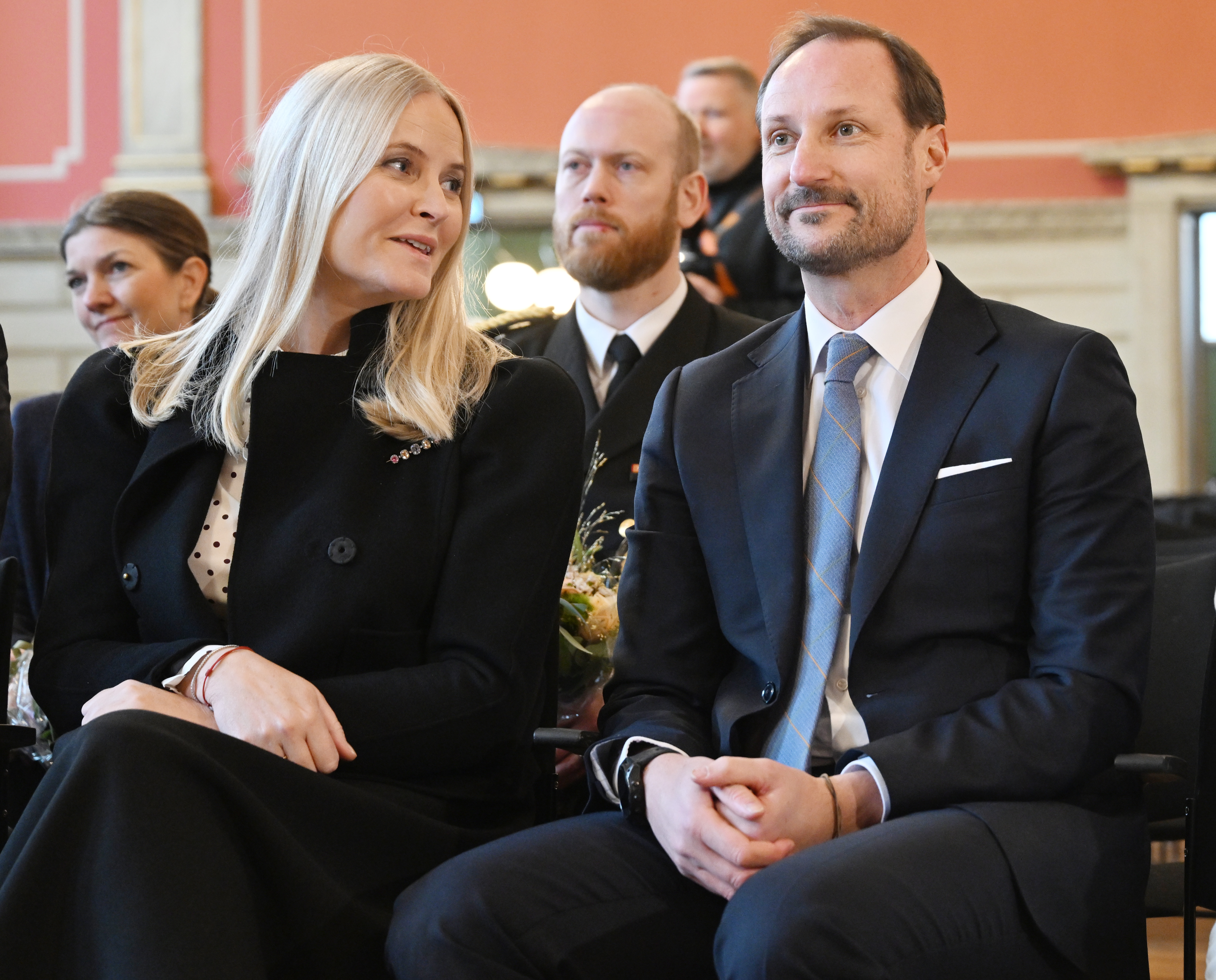 Mette-Marit de Noruega recibe el alta un mes después del trasplante de pulmón: “Gracias a la donación de órganos he recibido el regalo de mi vida” | Gente | EL PAÍS