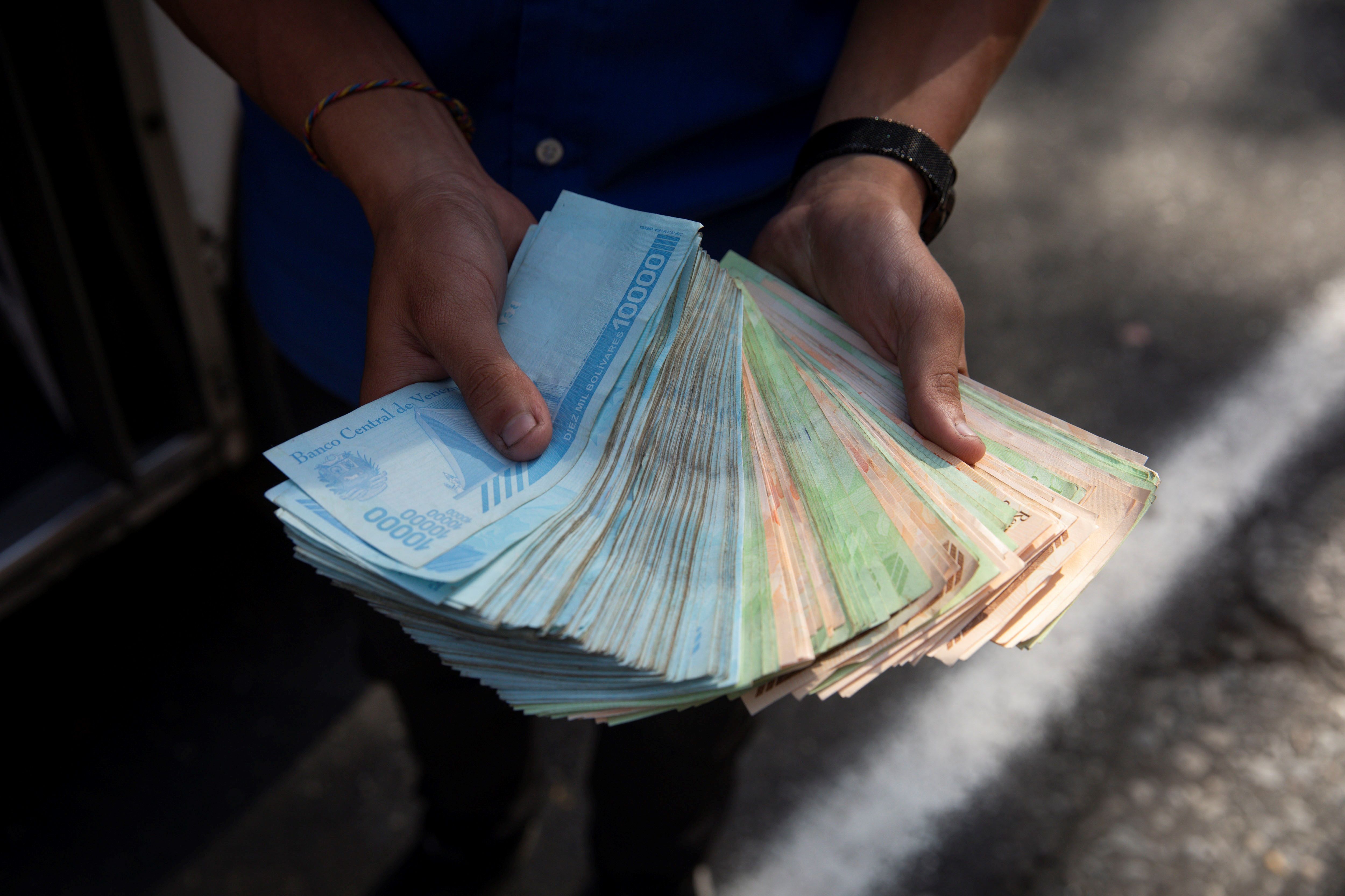 Venezuela fica sem dinheiro em espécie