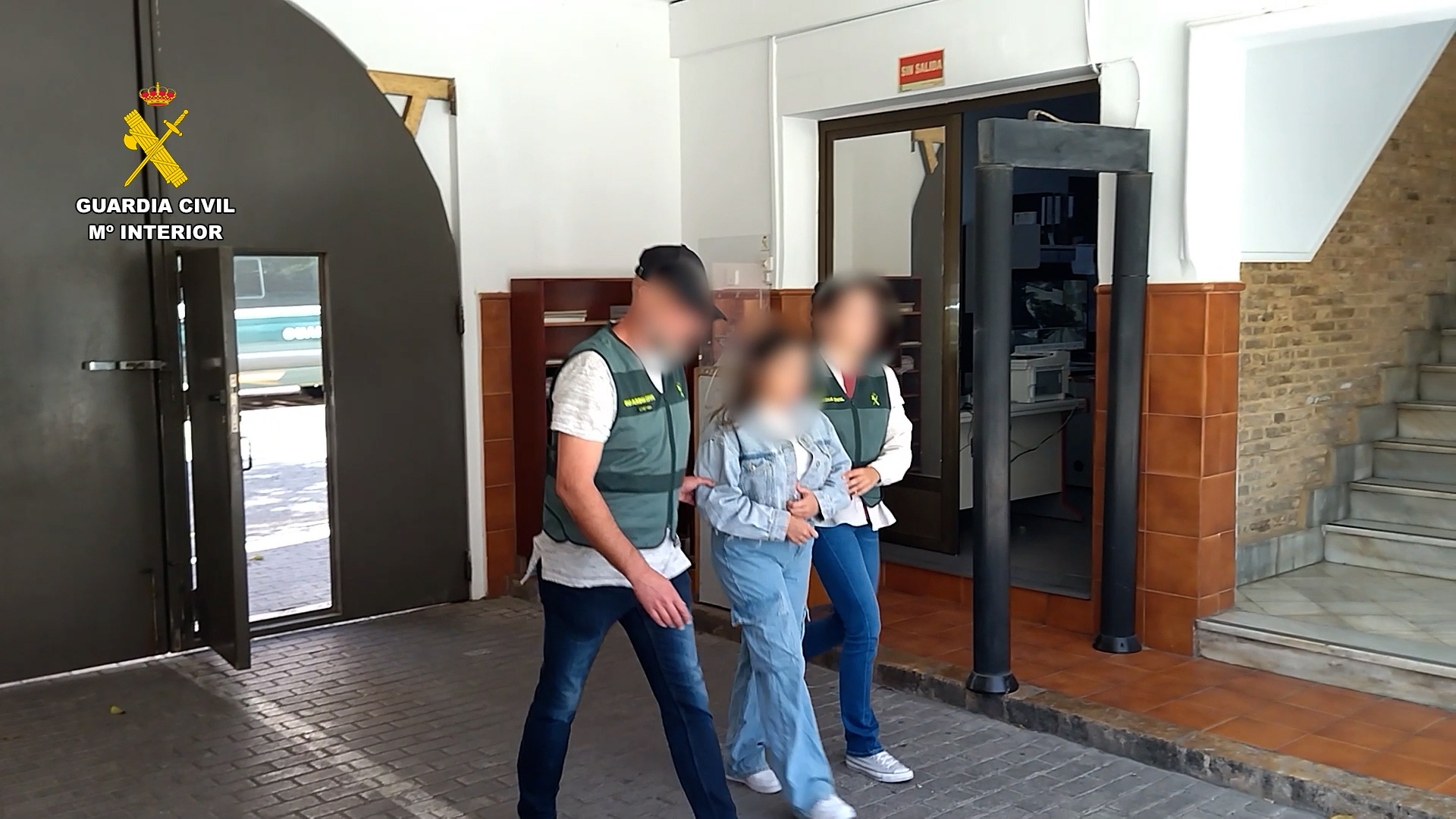 La guardia civil desmantela una red dedicada a la «sextorsión»