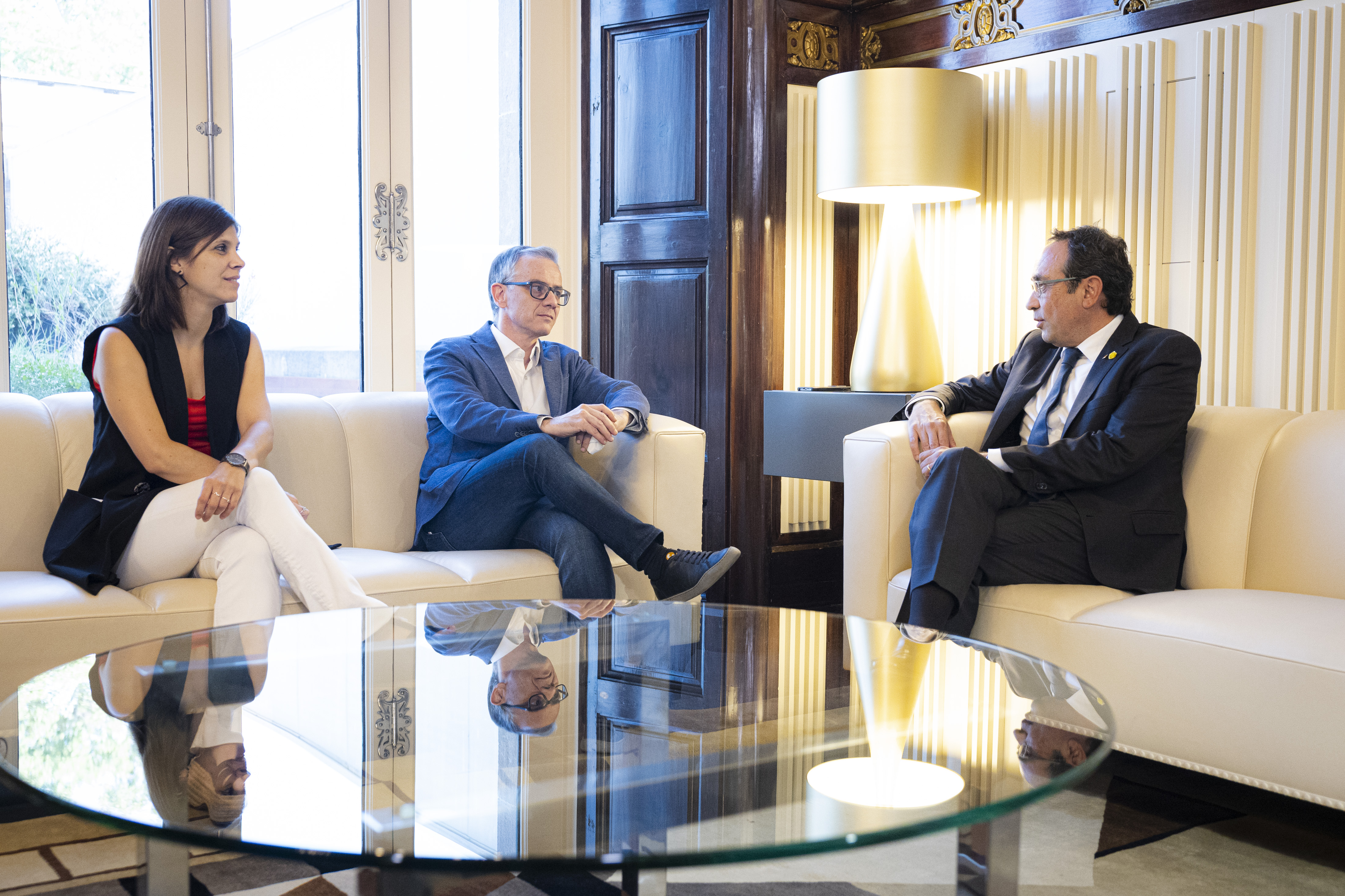 En la imagen, el presidente del Parlament de Cataluña, Josep Rull, con los líderes de ERC Josep Maria Jové y Marta Vilalta.