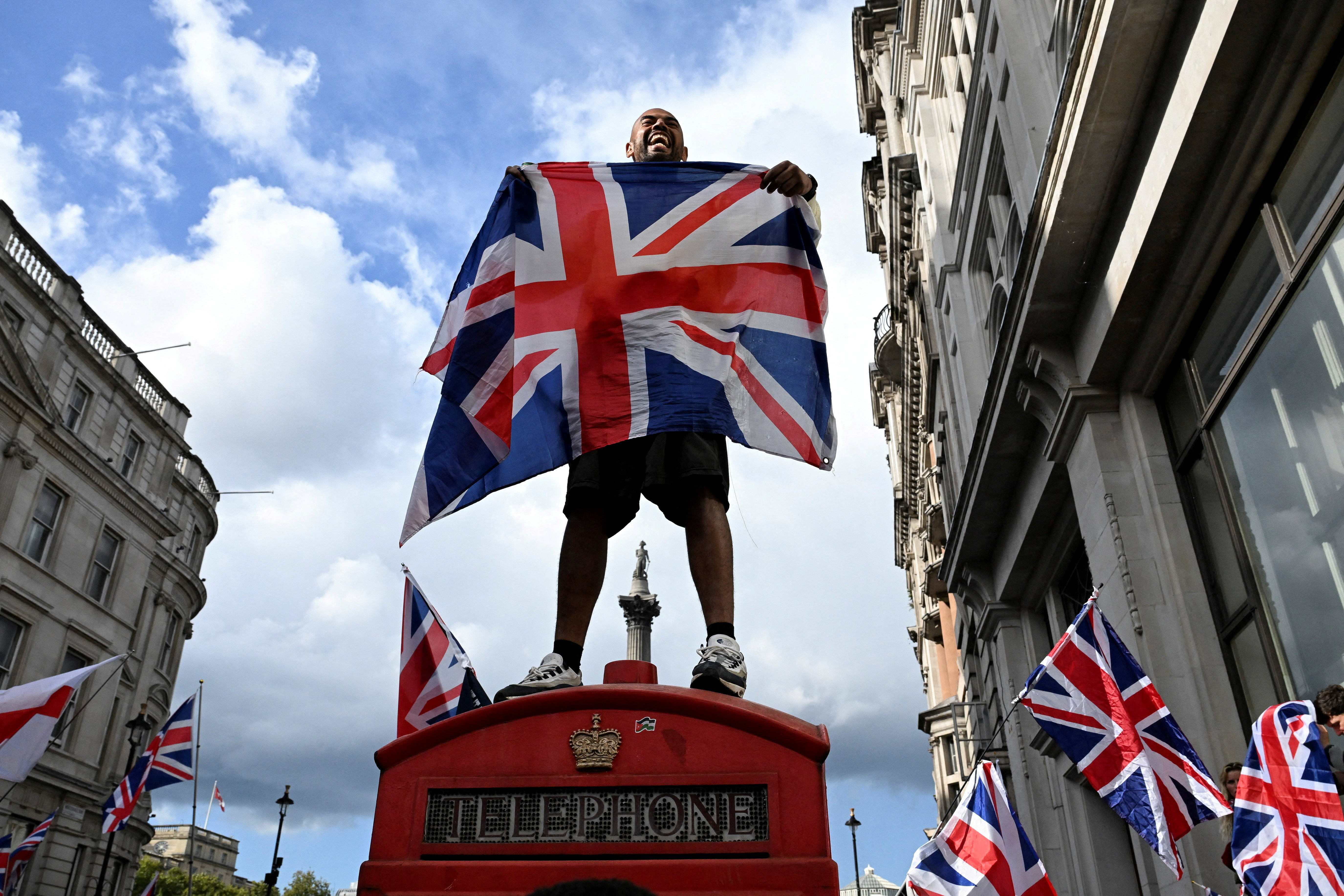 “No eres bienvenido”: miles de manifestantes toman el centro de Londres para rechazar la presencia de Trump