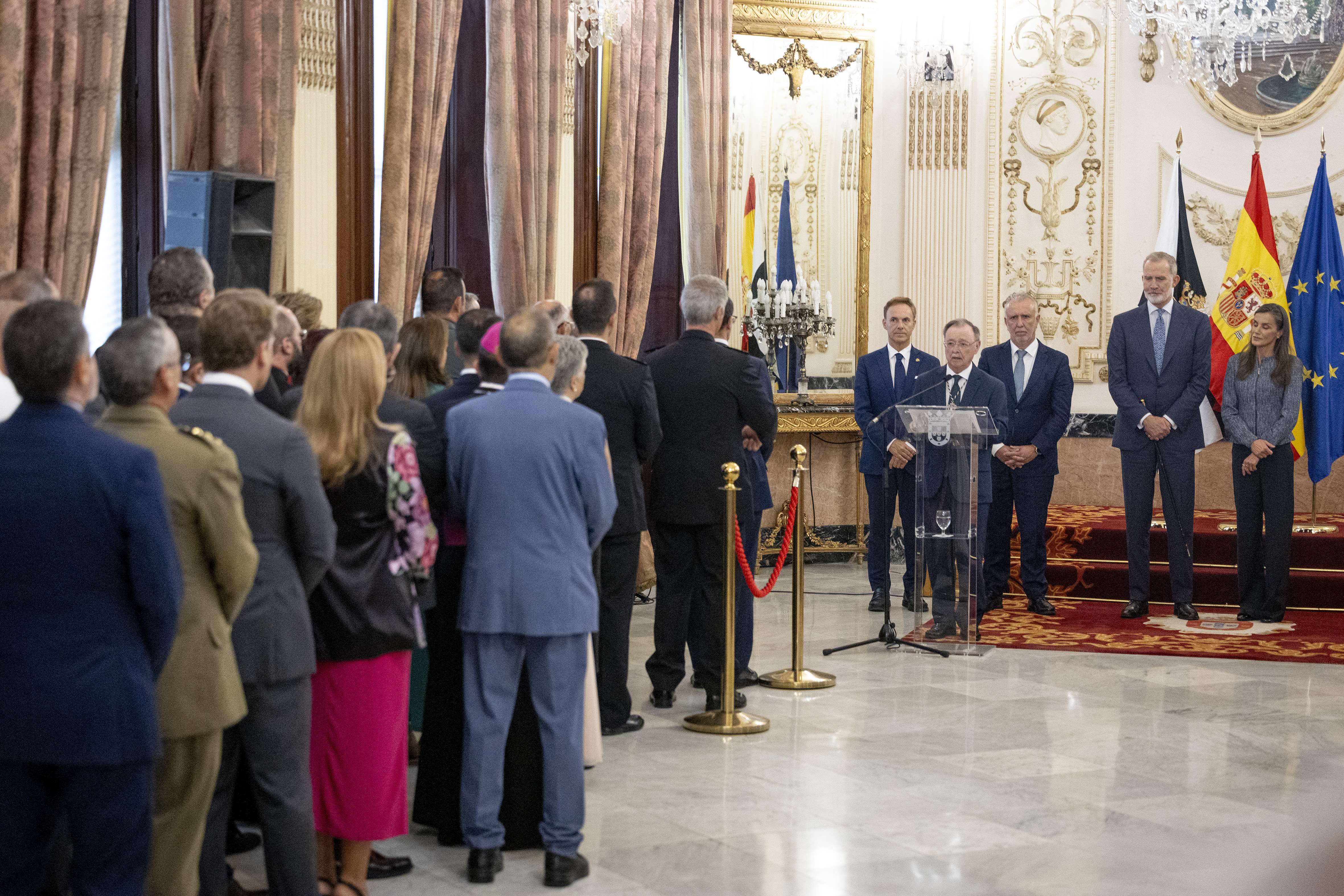 El presidente de la ciudad autónoma, Juan José Vivas, durante su discurso en el Salón de Tronos.