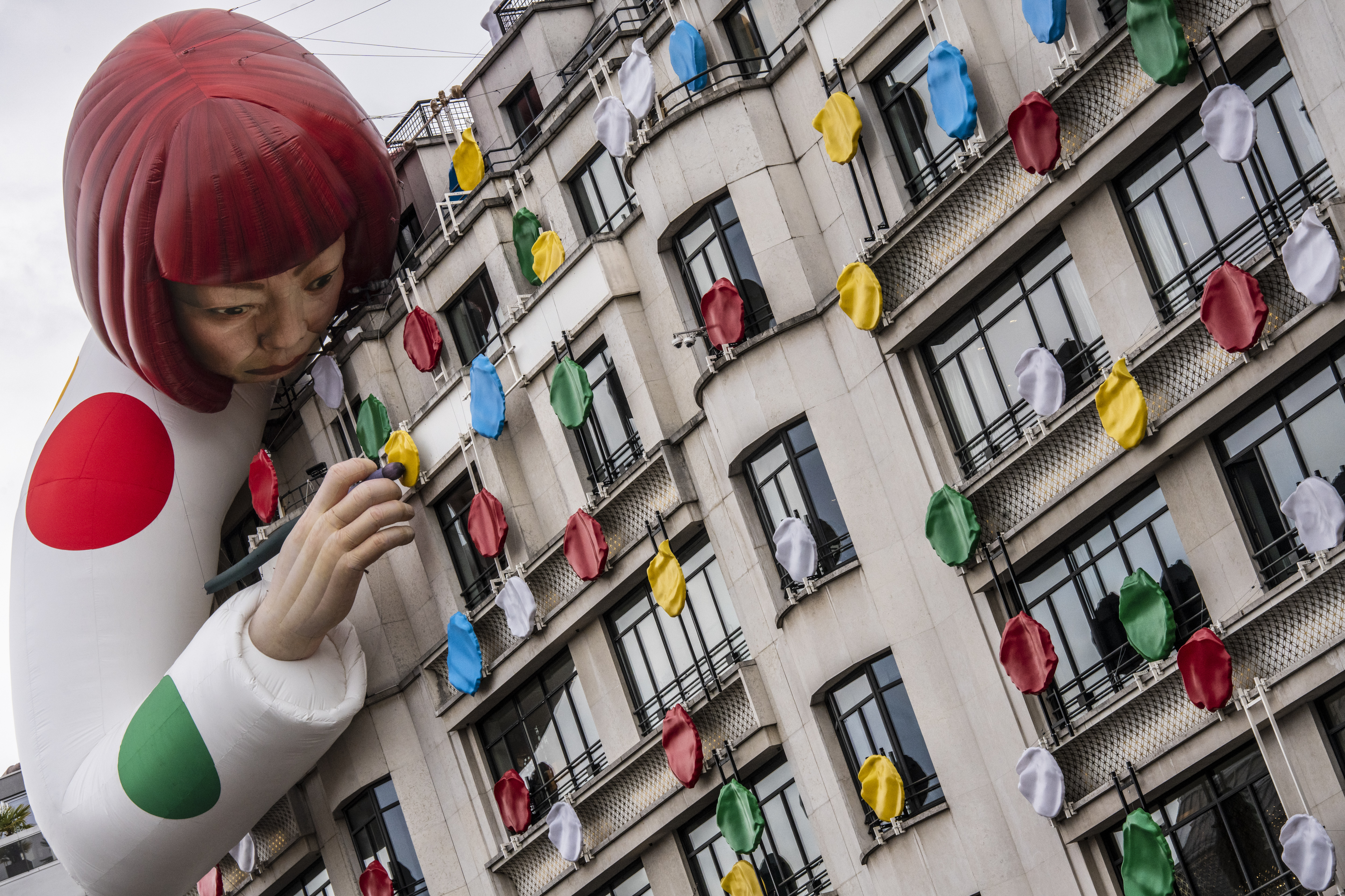 Yayoi Kusama collaborates with Veuve Clicquot at Louis Vuitton