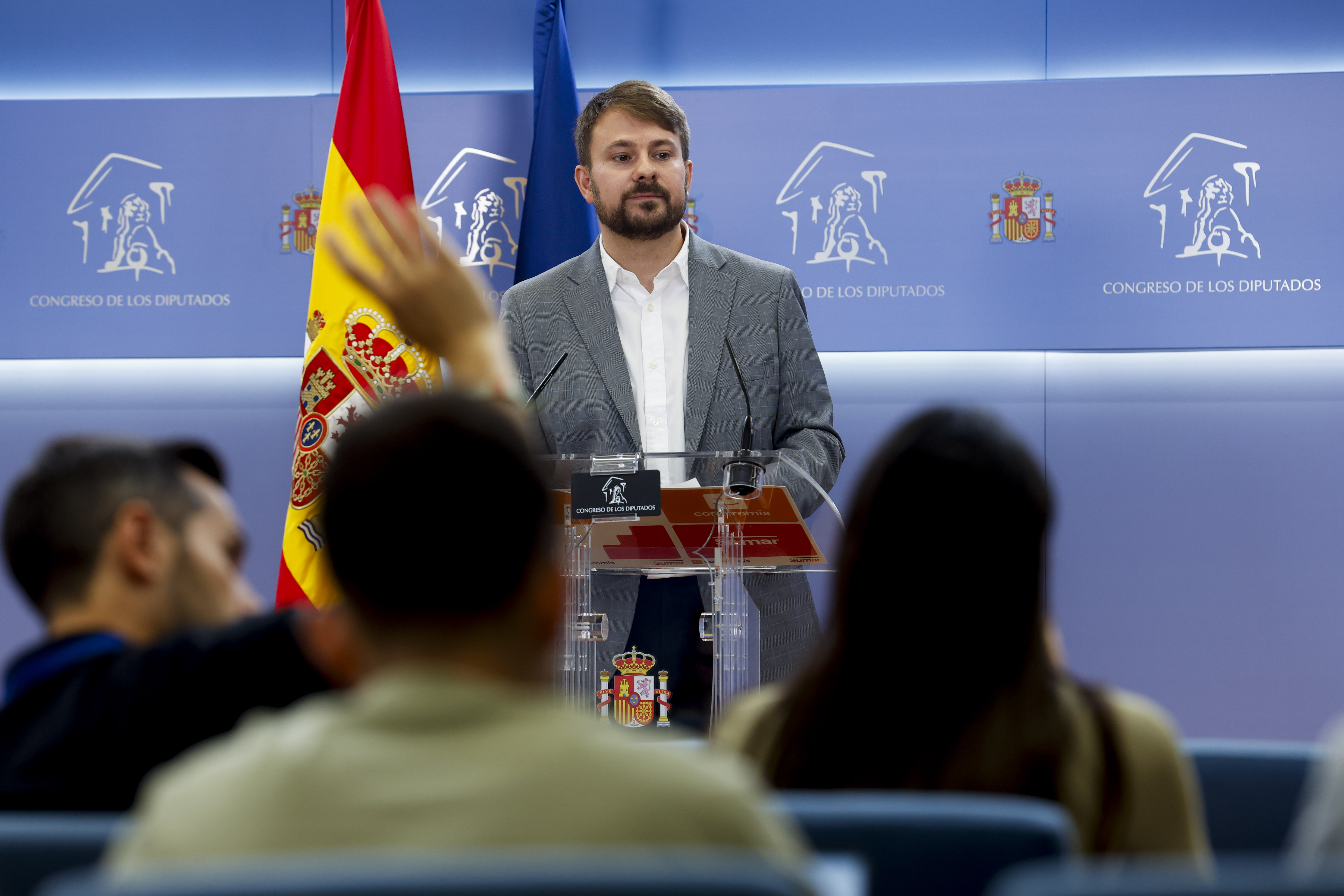 El diputado de Compromís Alberto Ibáñez, durante la rueda de prensa que ha ofrecido este martes en el Congreso.