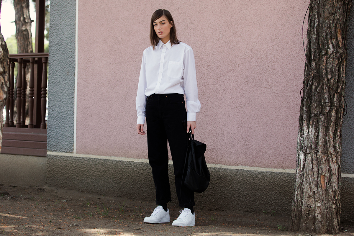 Pantalon negro y online blusa blanca