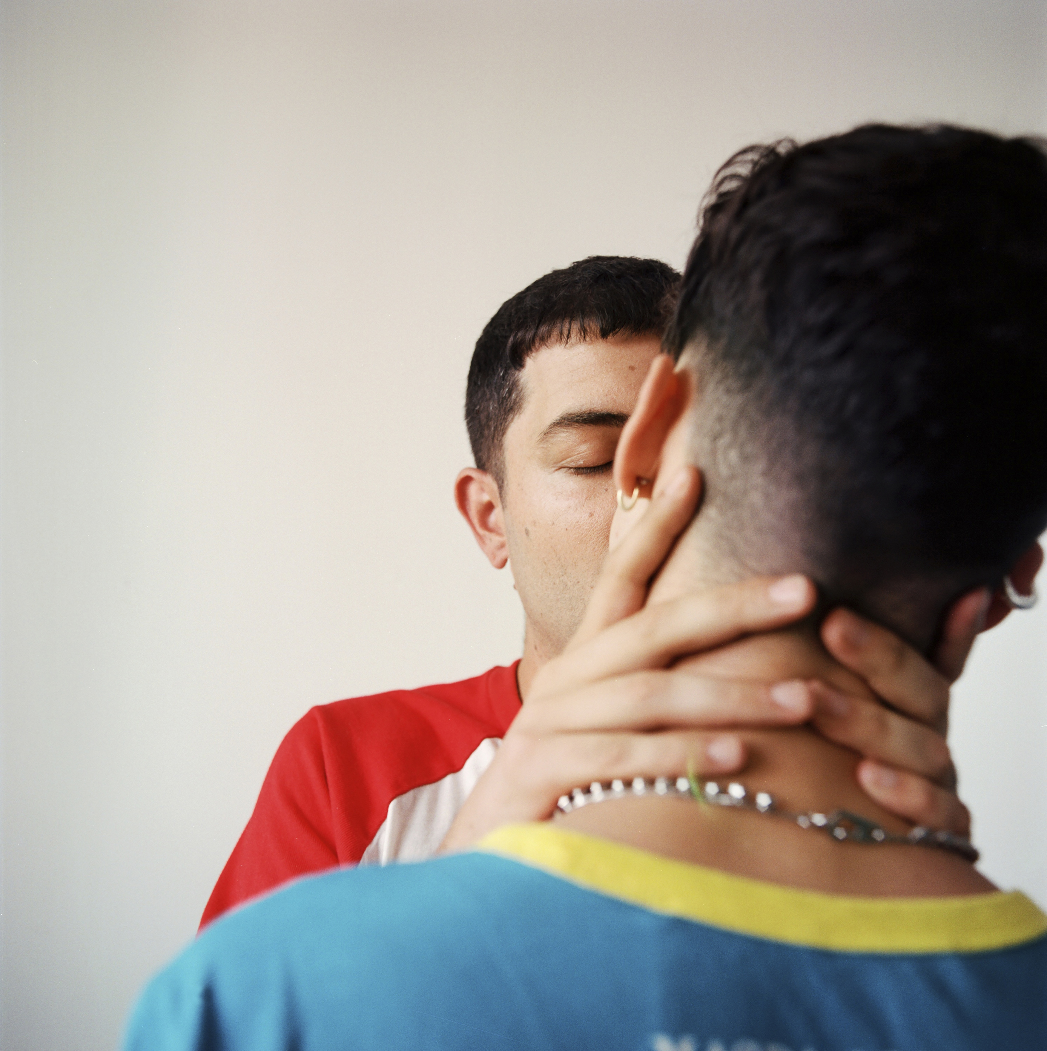 Contra la homofobia el colectivo LGTBI planta cara al odio EL PAÍS Semanal EL PAÍS Foto