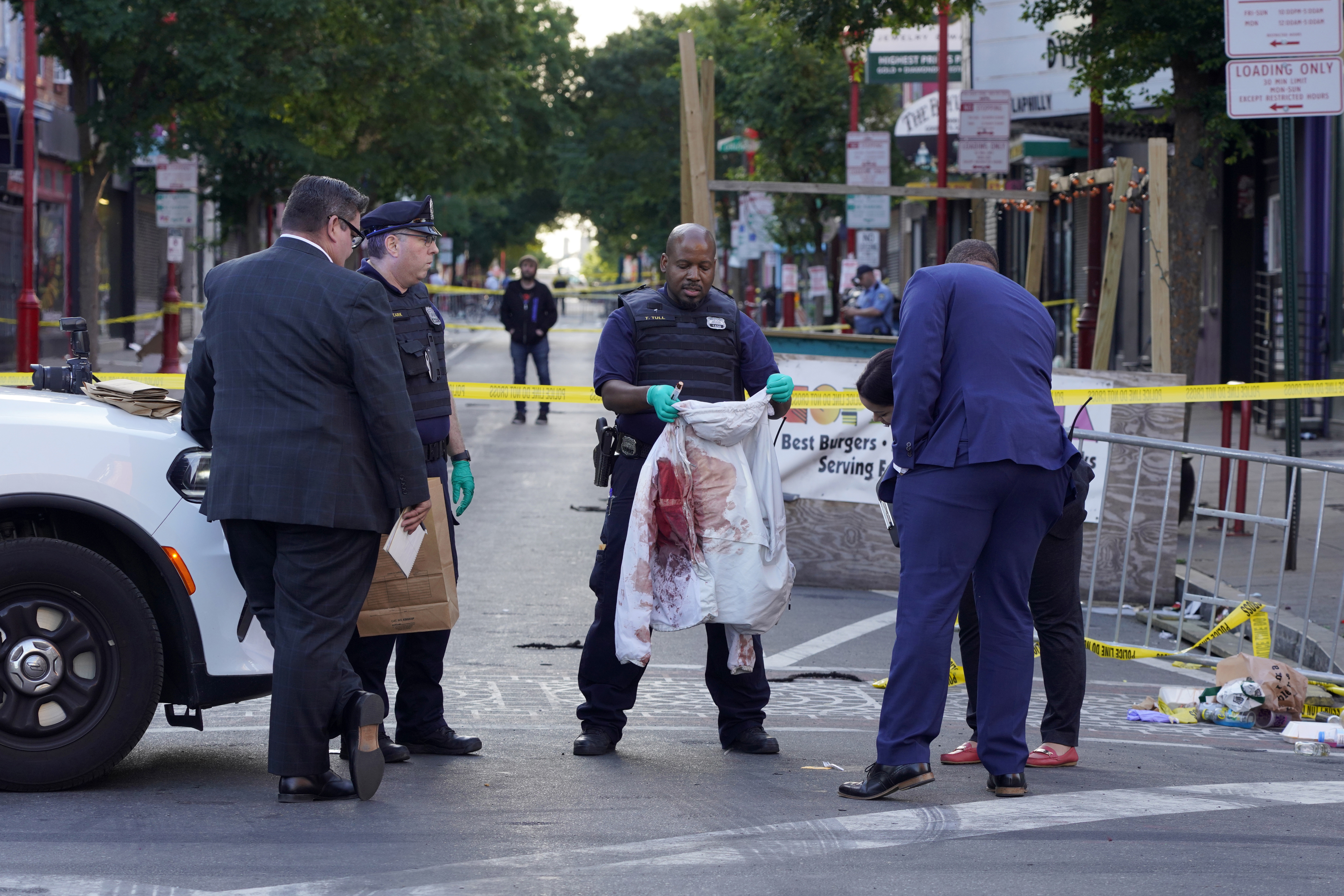 Al menos tres muertos en un tiroteo en pleno centro de Filadelfia