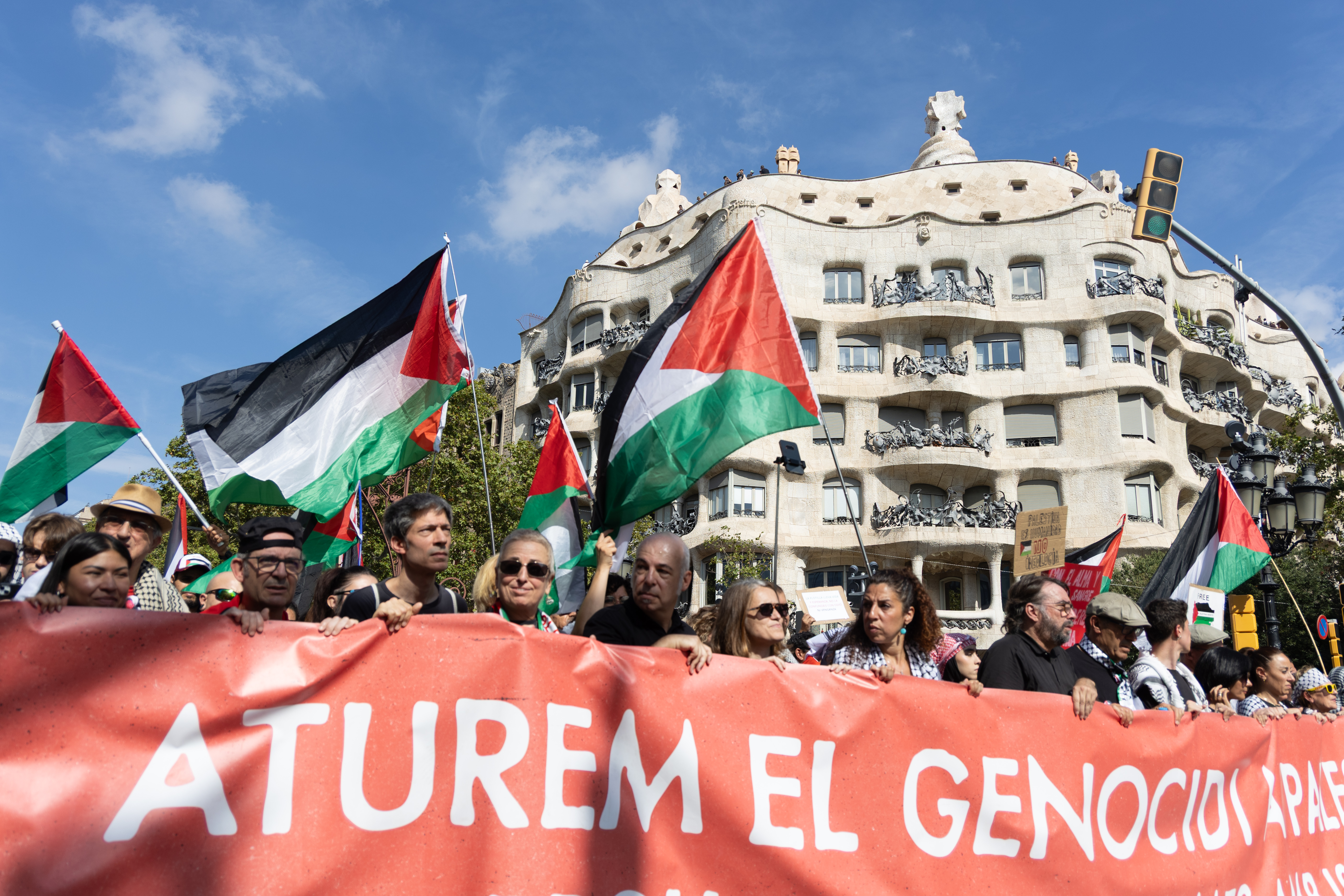 Manifestación en apoyo a Palestina y contra el genocidio de Israel en Barcelona. 