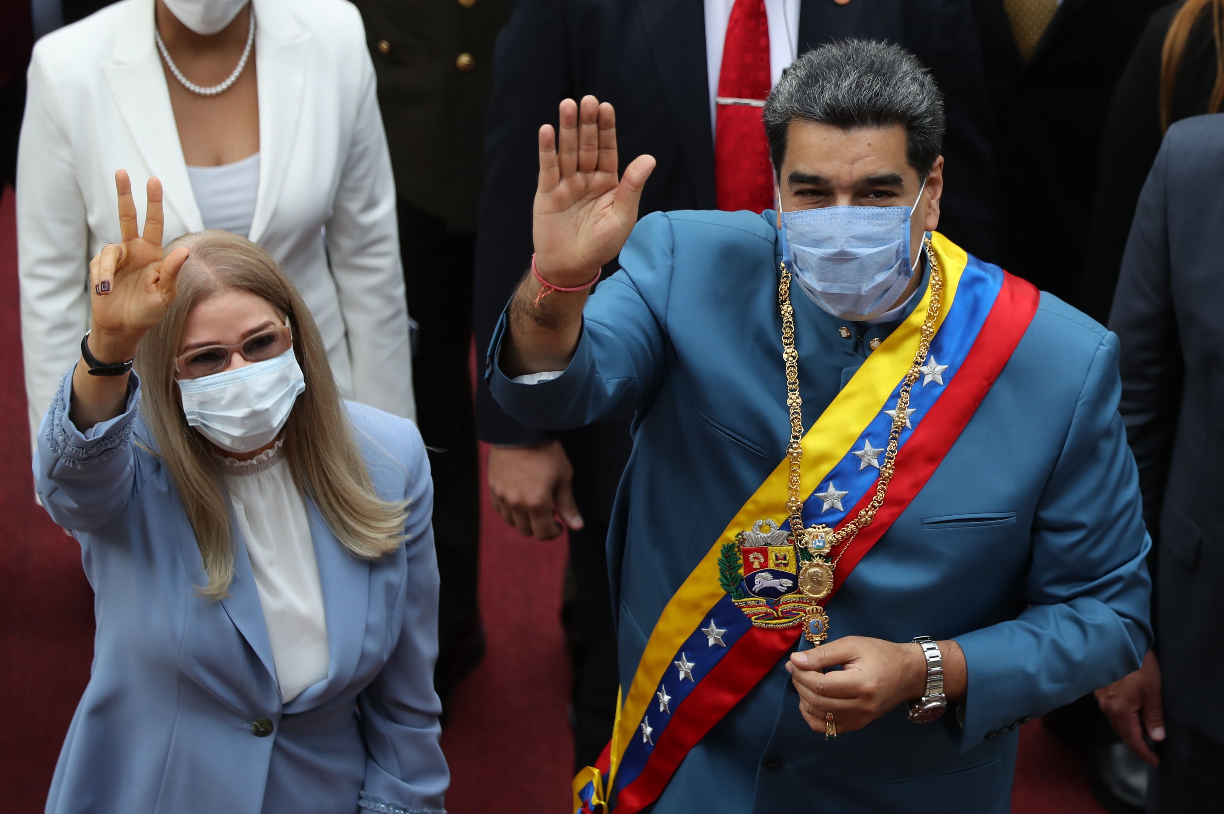 Maduro sai em busca de investidores internacionais para reativar a indústria petroleira