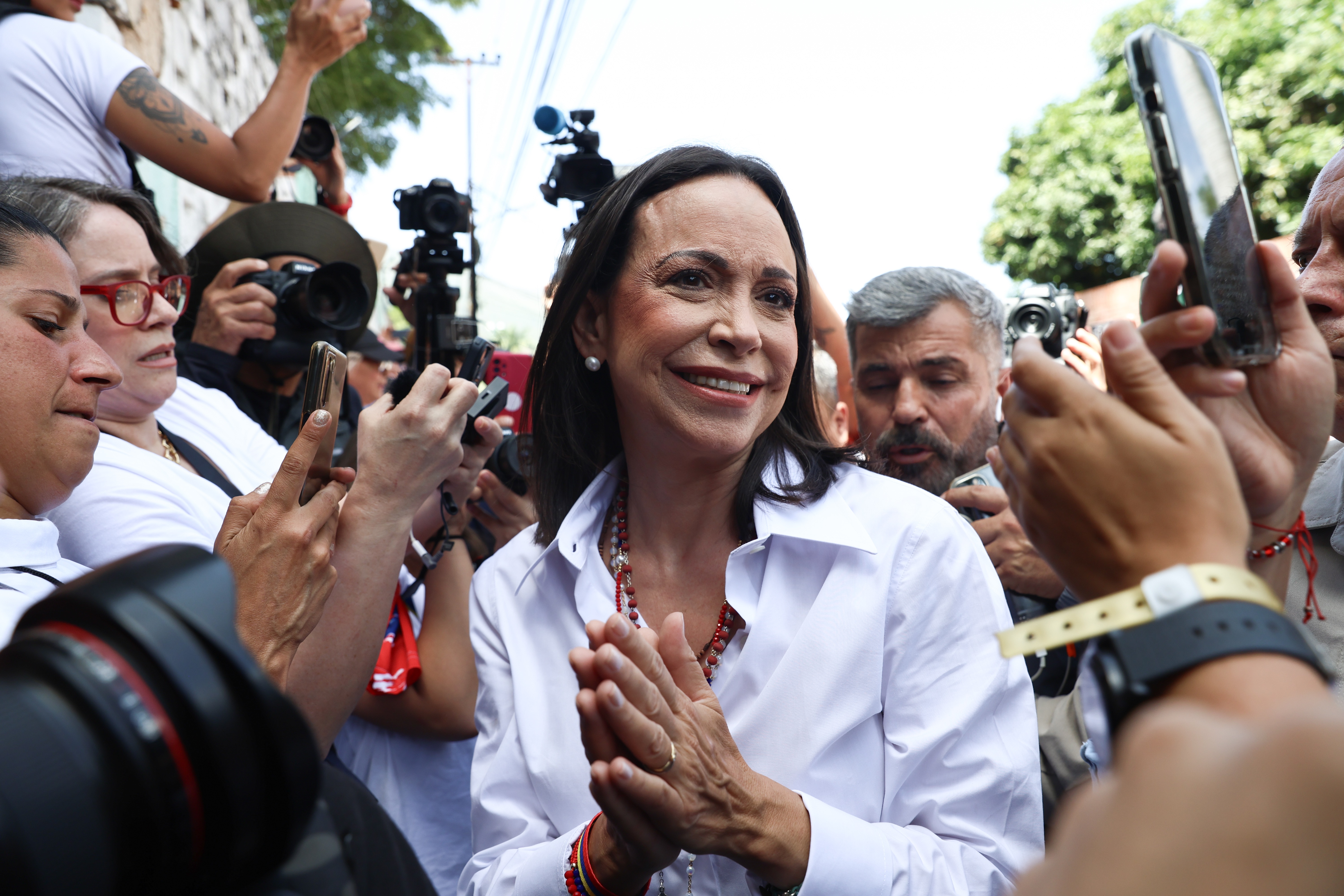 Líder de la oposición Maria Corina Machado llega al Instituto Colegio Elena de Bueno en Los Chorros para votar en Caracas, Venezuela, el 28 de julio de 2024.