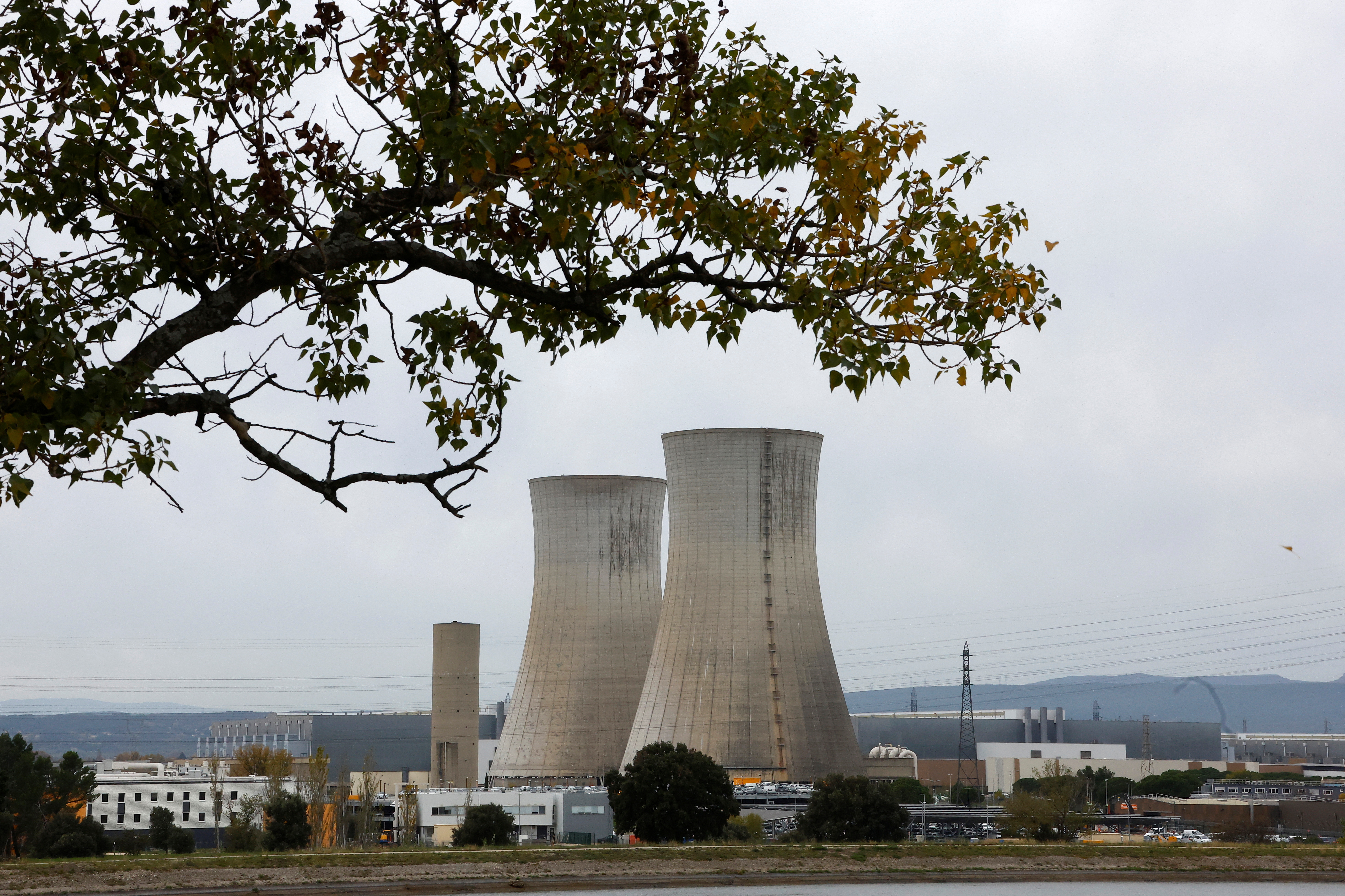 Francia y una veintena de países de la OCDE promueven una alianza para relanzar la nuclear