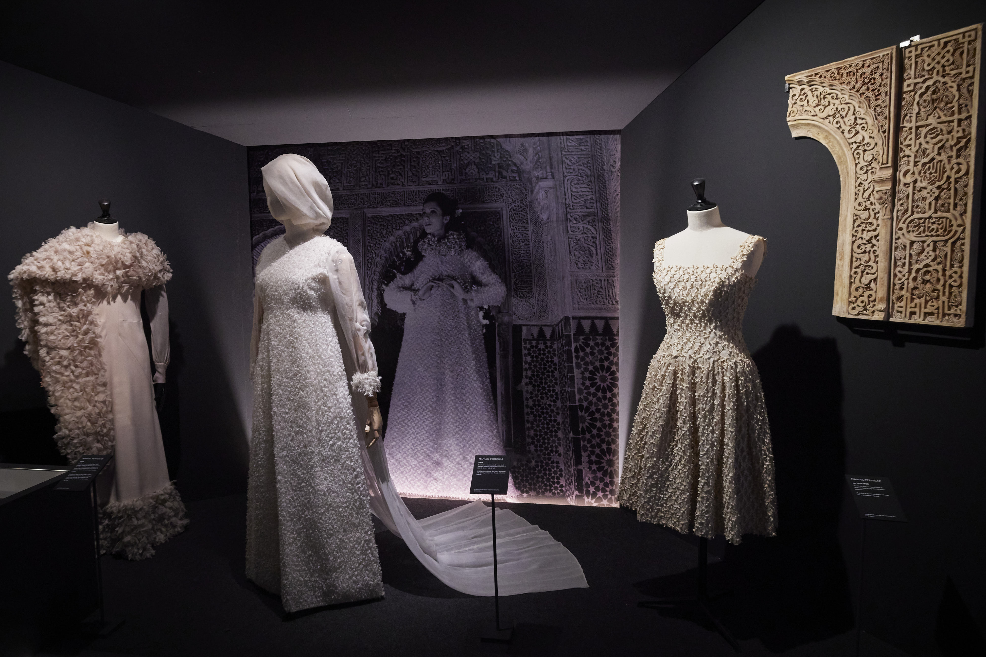 La gran exposición sobre 'Vogue' y la moda española en la Alhambra de  Granada, en fotos | Fotos | Estilo de vida | EL PAÍS