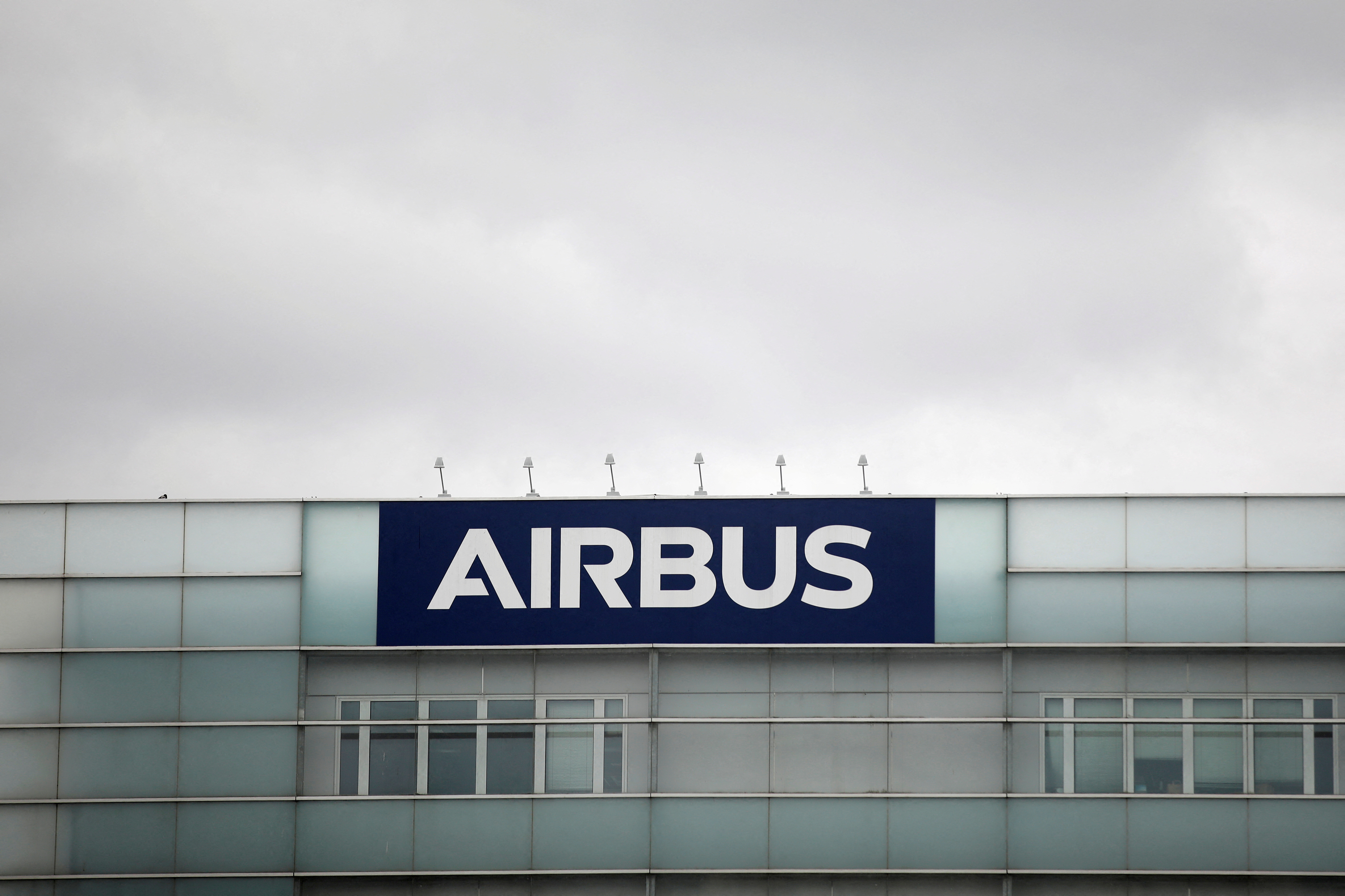 Airbus recorta un 20% su beneficio y tendrá que revisar los motores de 600 aparatos