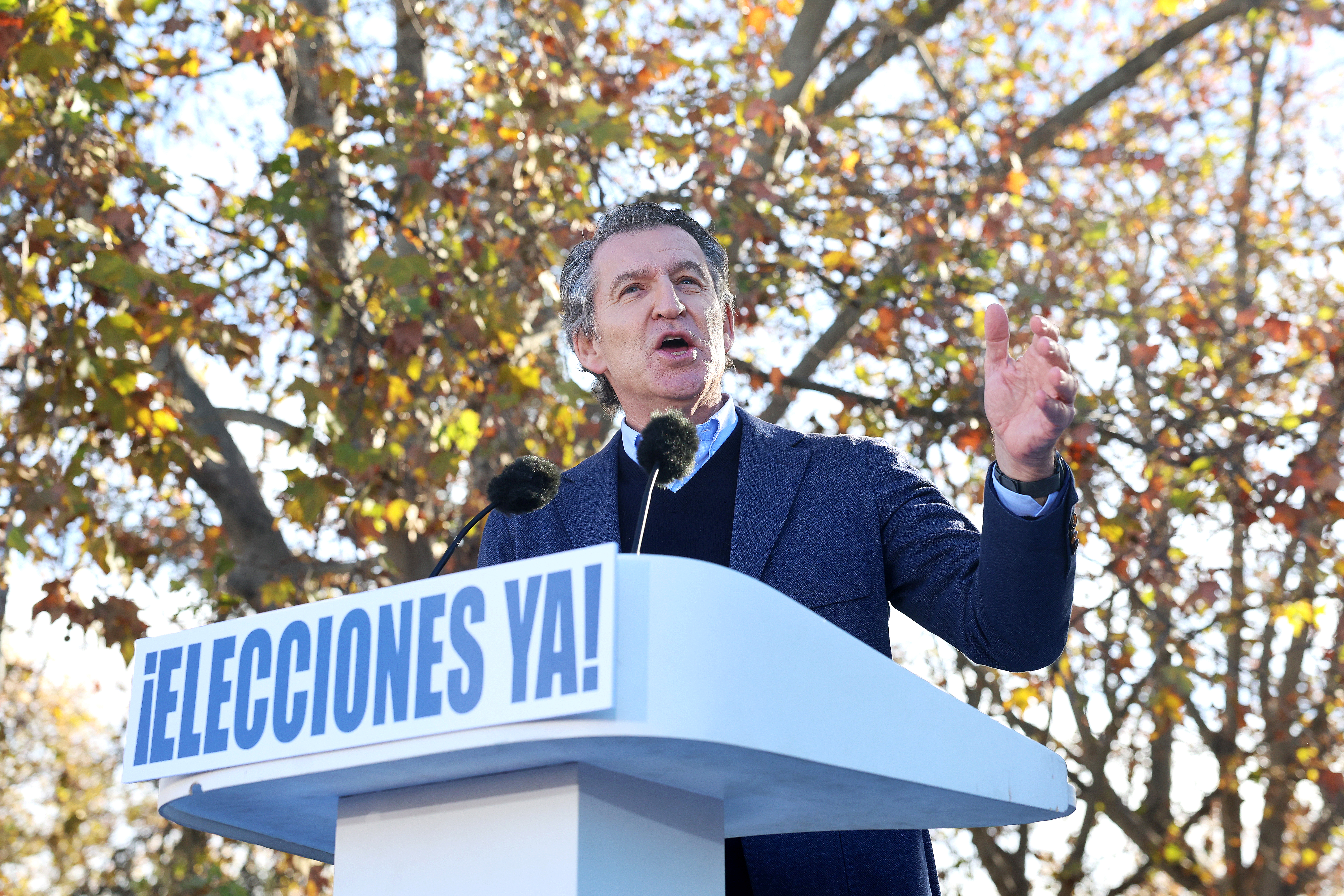 El líder del PP, Alberto Núñez Feijóo, este domingo en el Templo de Debod.