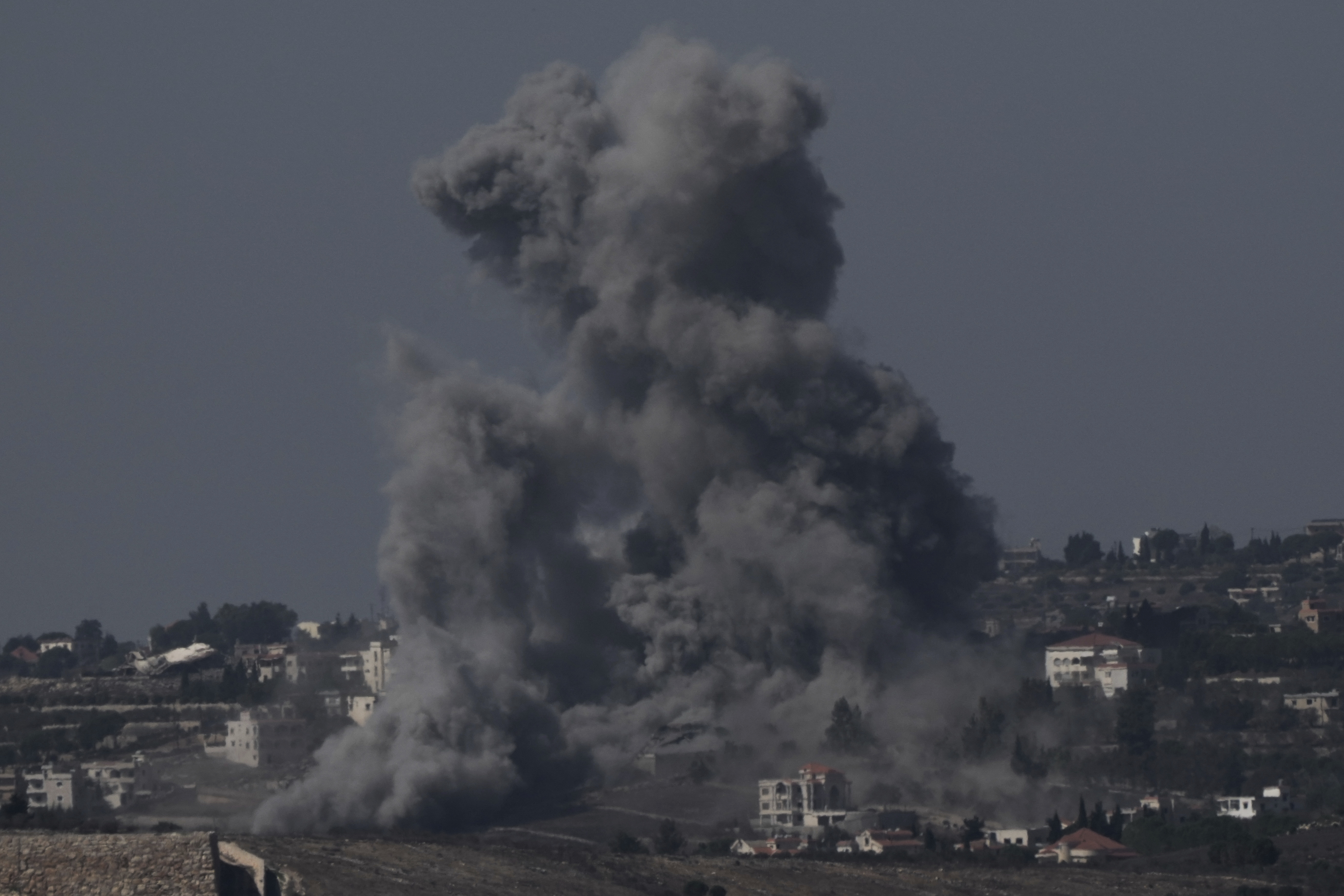 Israel bombardea la mezquita de un hospital en el sur de Líbano