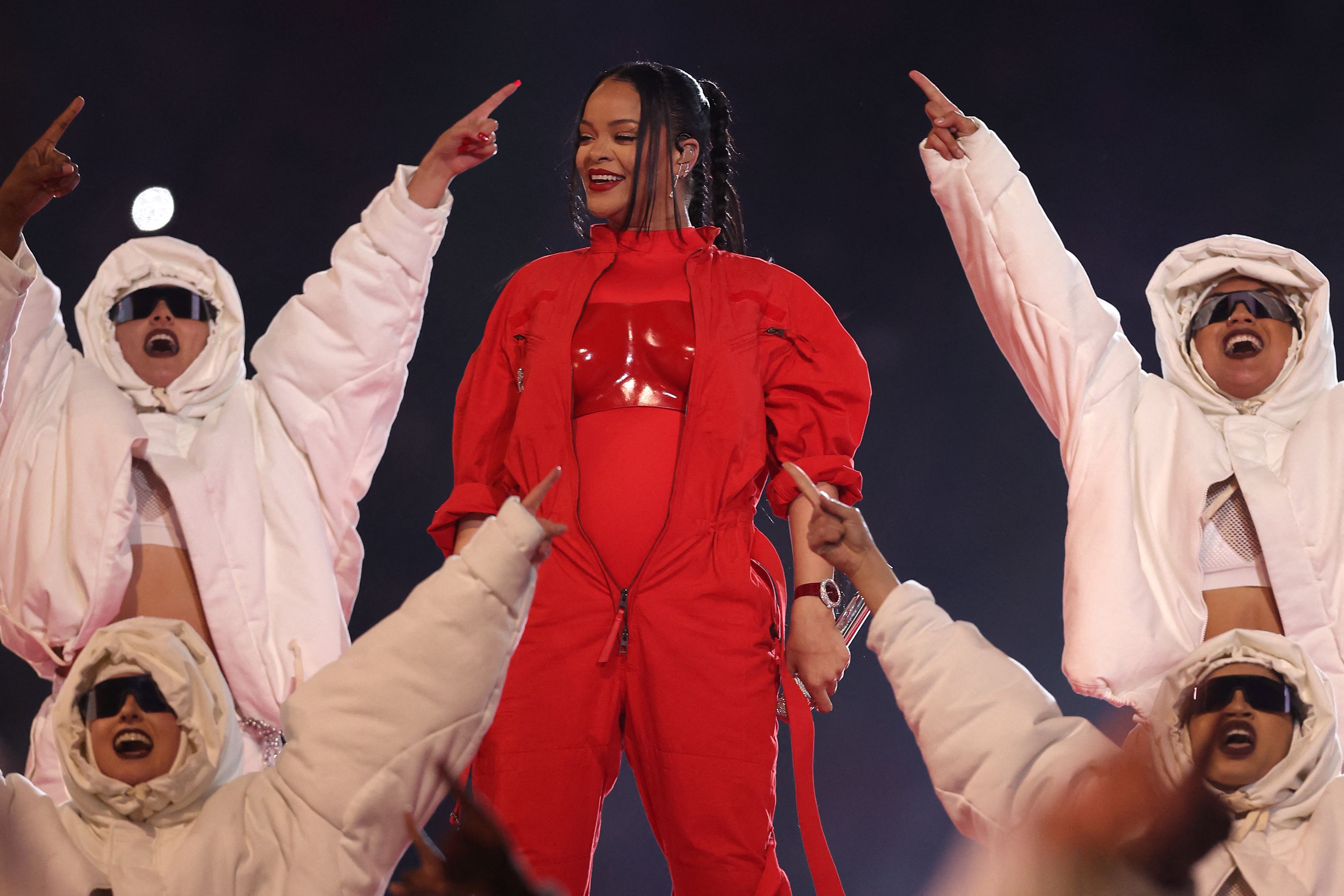 Rihanna: The Mother Of All Super Bowl Halftime Shows EL