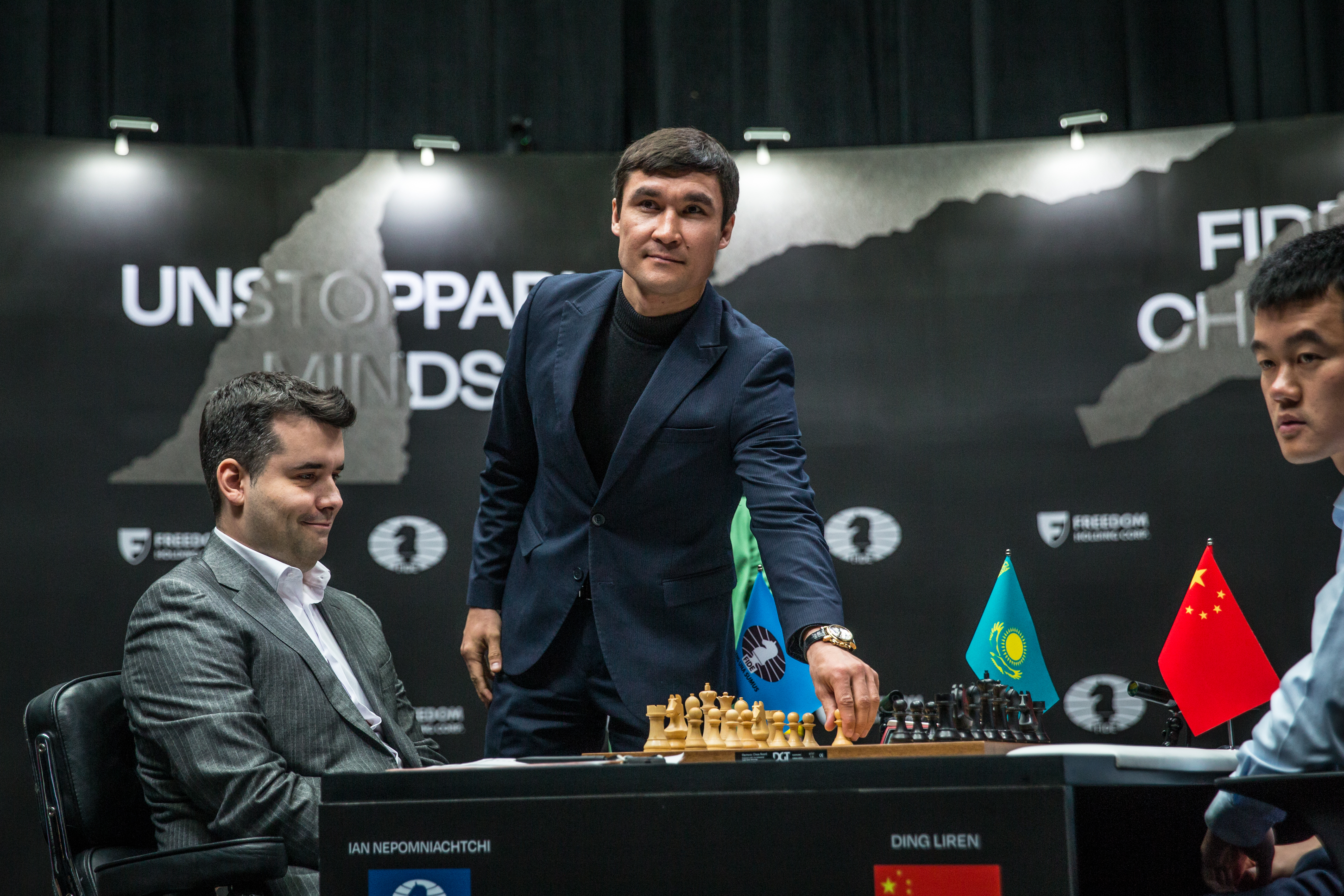 Ian Nepomniachtchi Takes Lead at FIDE Candidates Tournament
