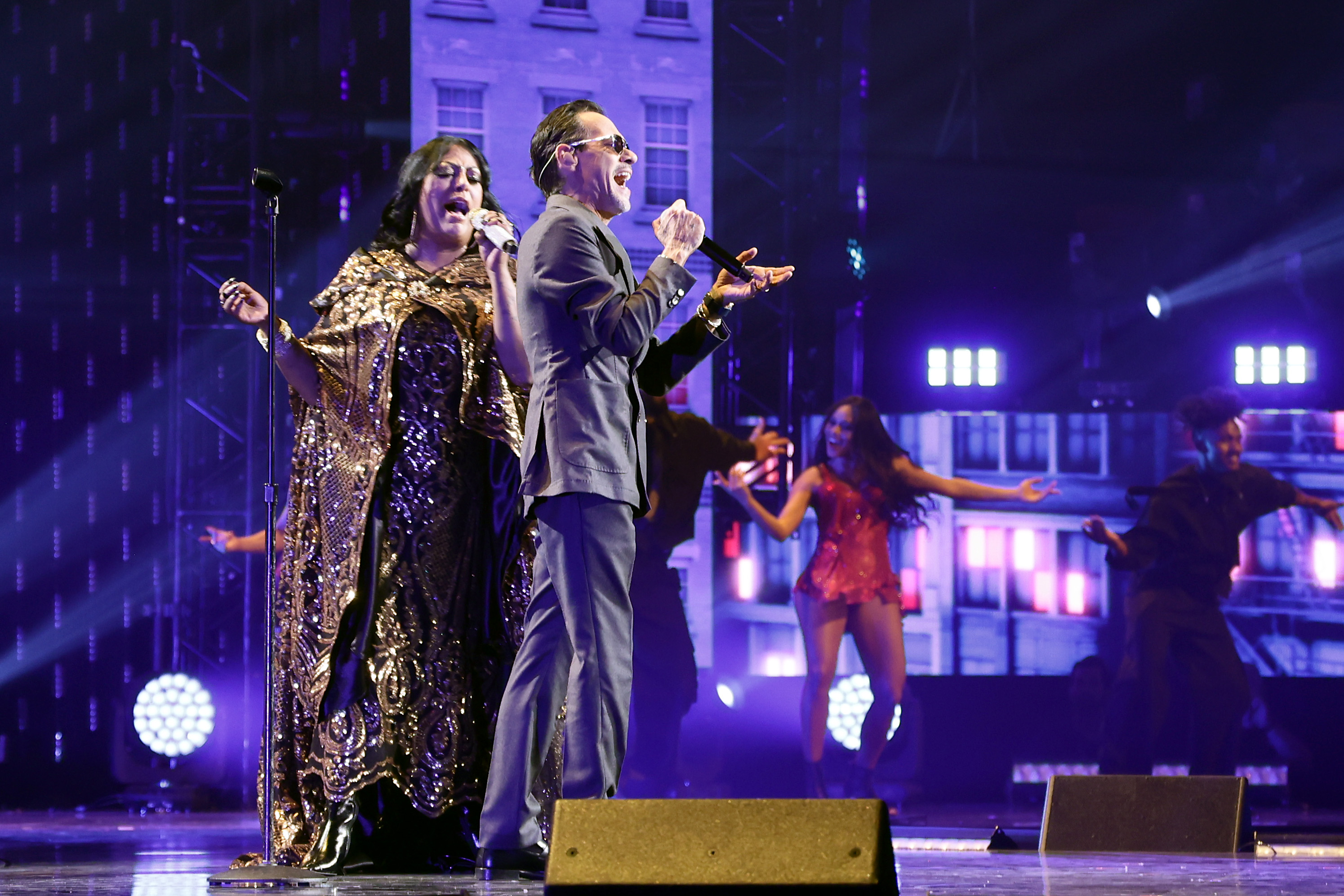 Los Latin Grammy celebran 25 años con un derroche de poderío musical que festeja a todo un continente | EL PAÍS US