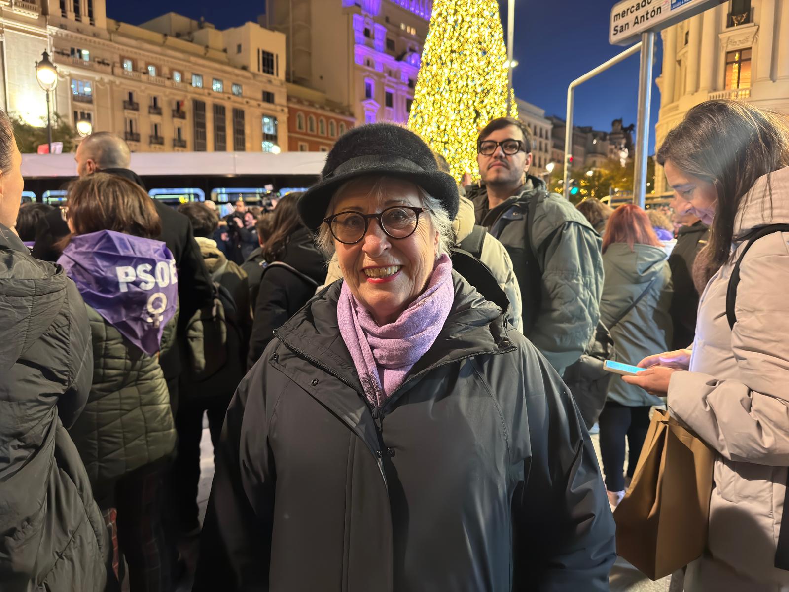 Una mujer asiste en Madrid a la manifestación del 25N.
