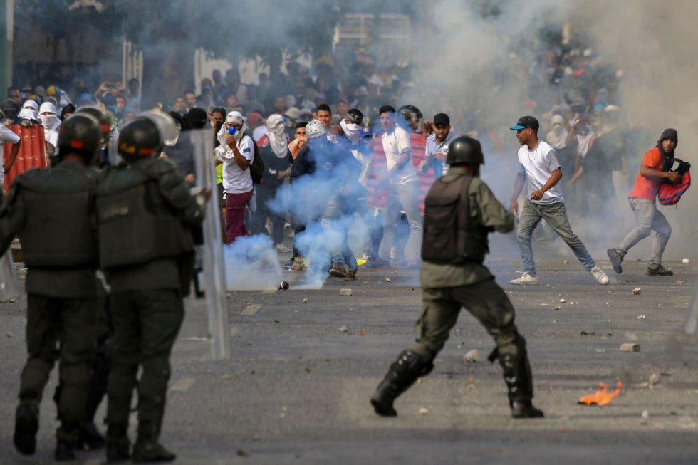 Imagen de El ejército de Claudia: gobernadores, Fuerzas Armadas, narco y agitadores latinoamericanos 