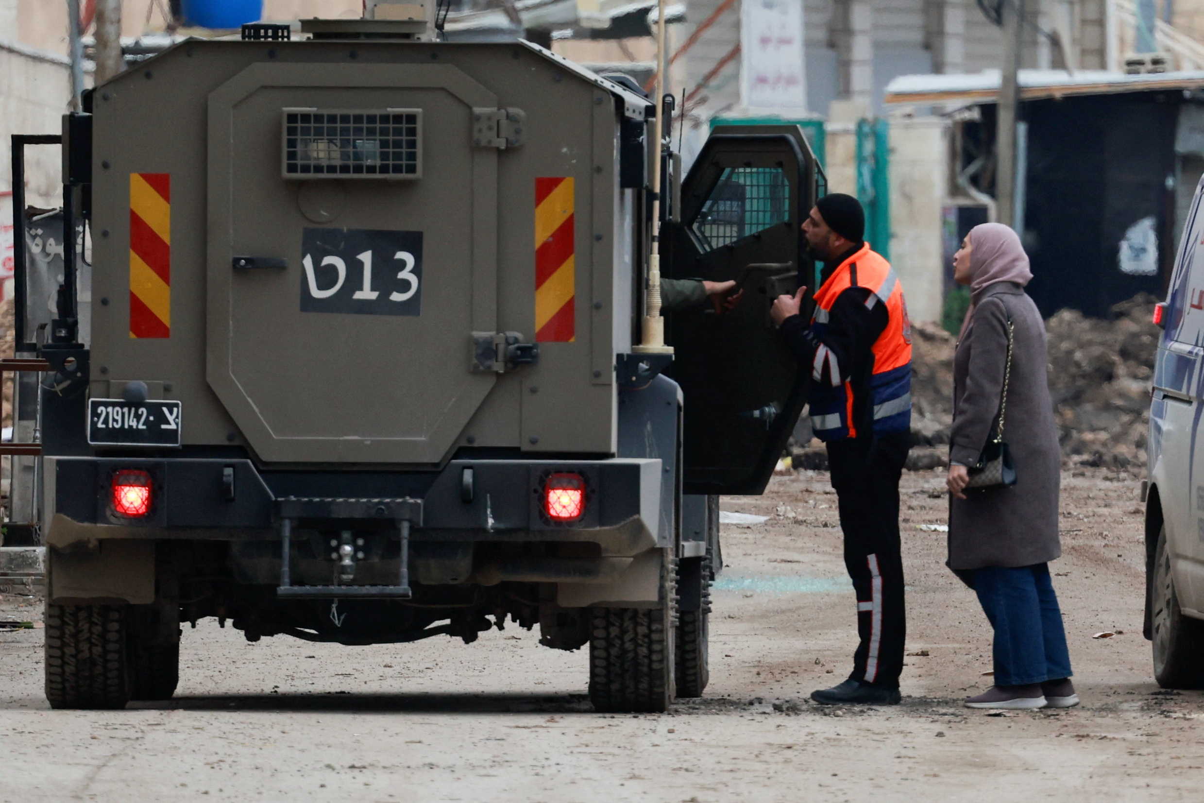 Un vehculo militar israel en una calle de Yenin, este mircoles. 