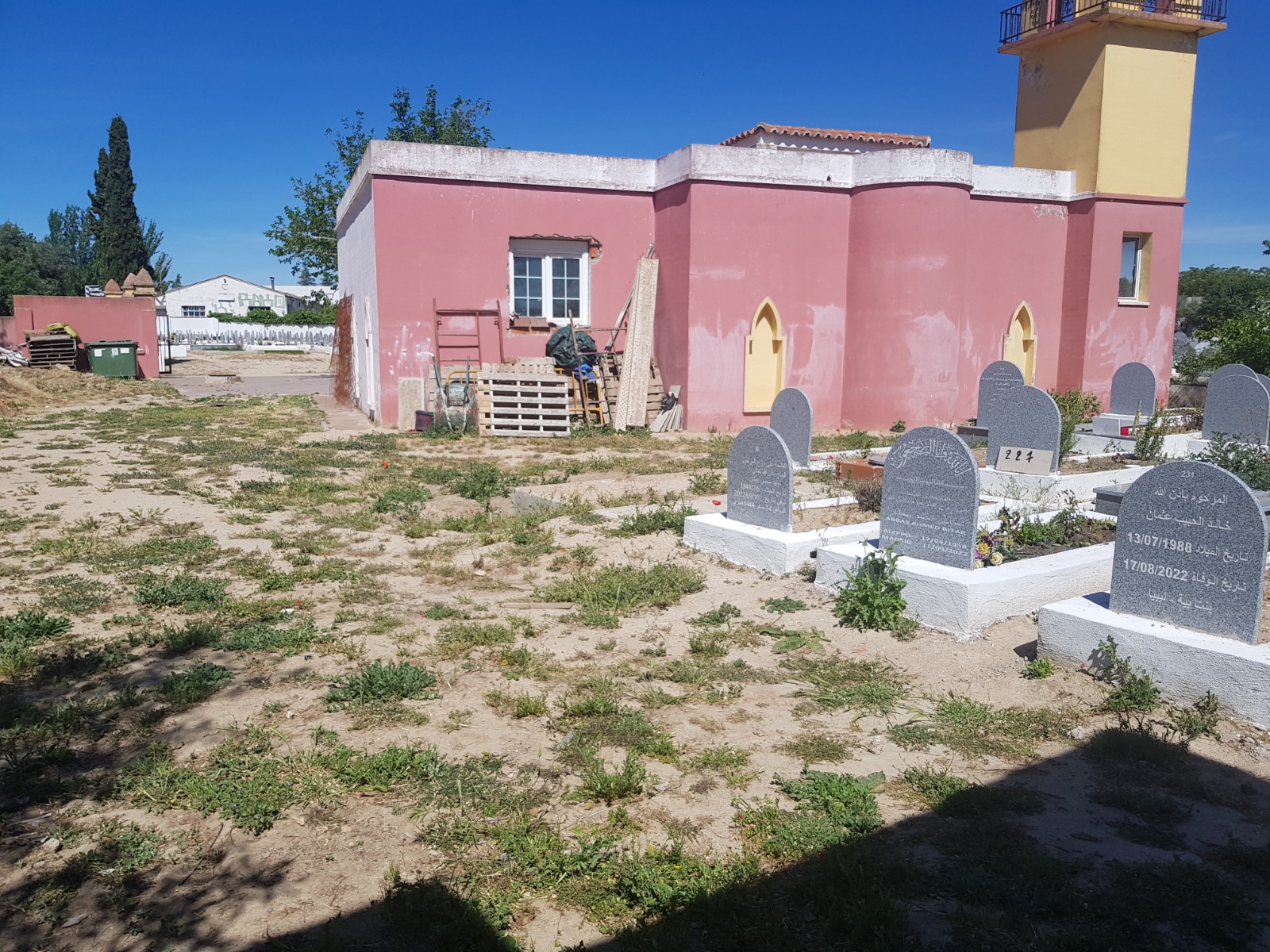 Griñón derribará la mezquita del único cementerio musulmán de Madrid para ampliarlo en 145 tumbas