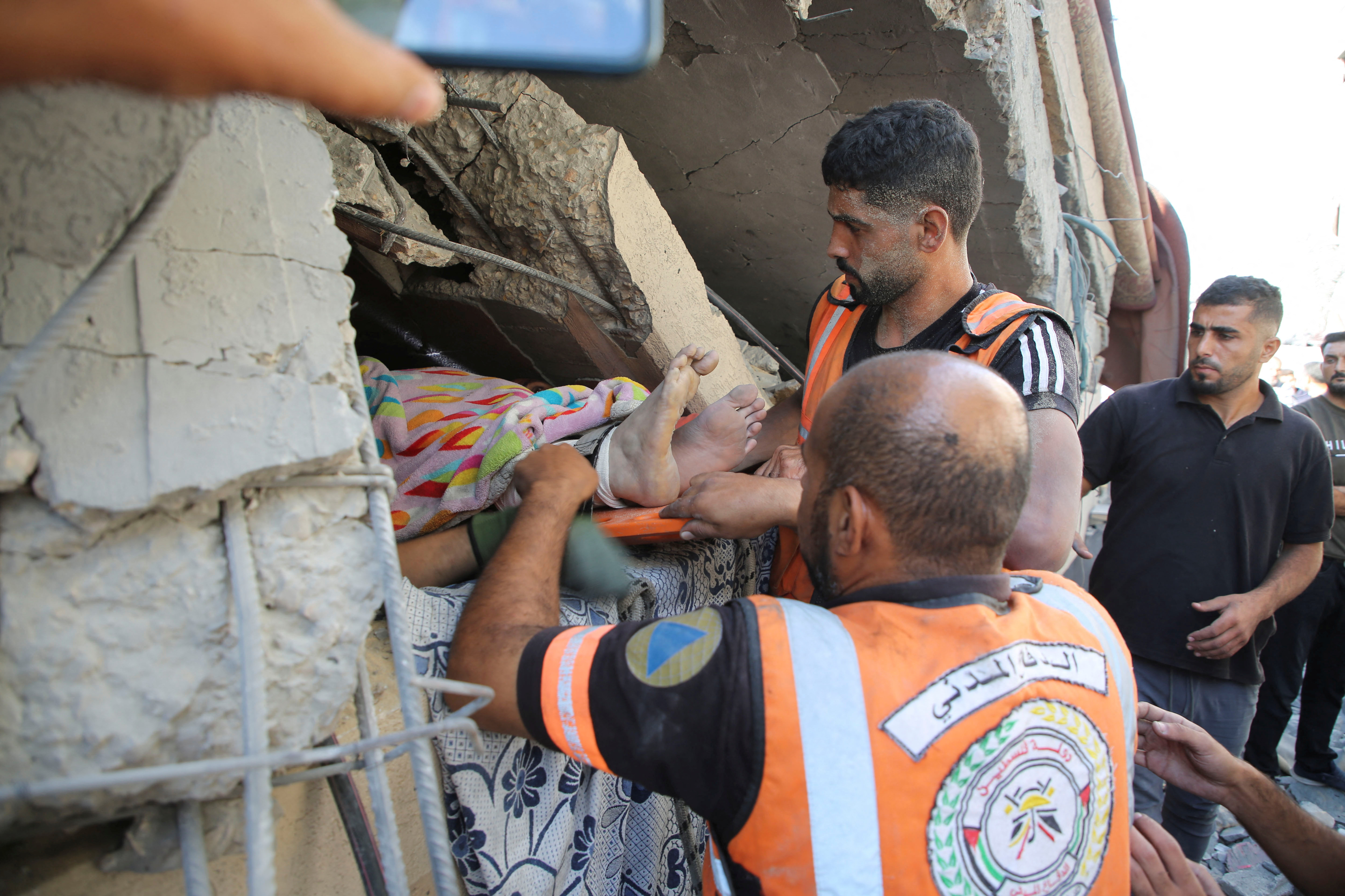 Rescate de un cadáver en Gaza