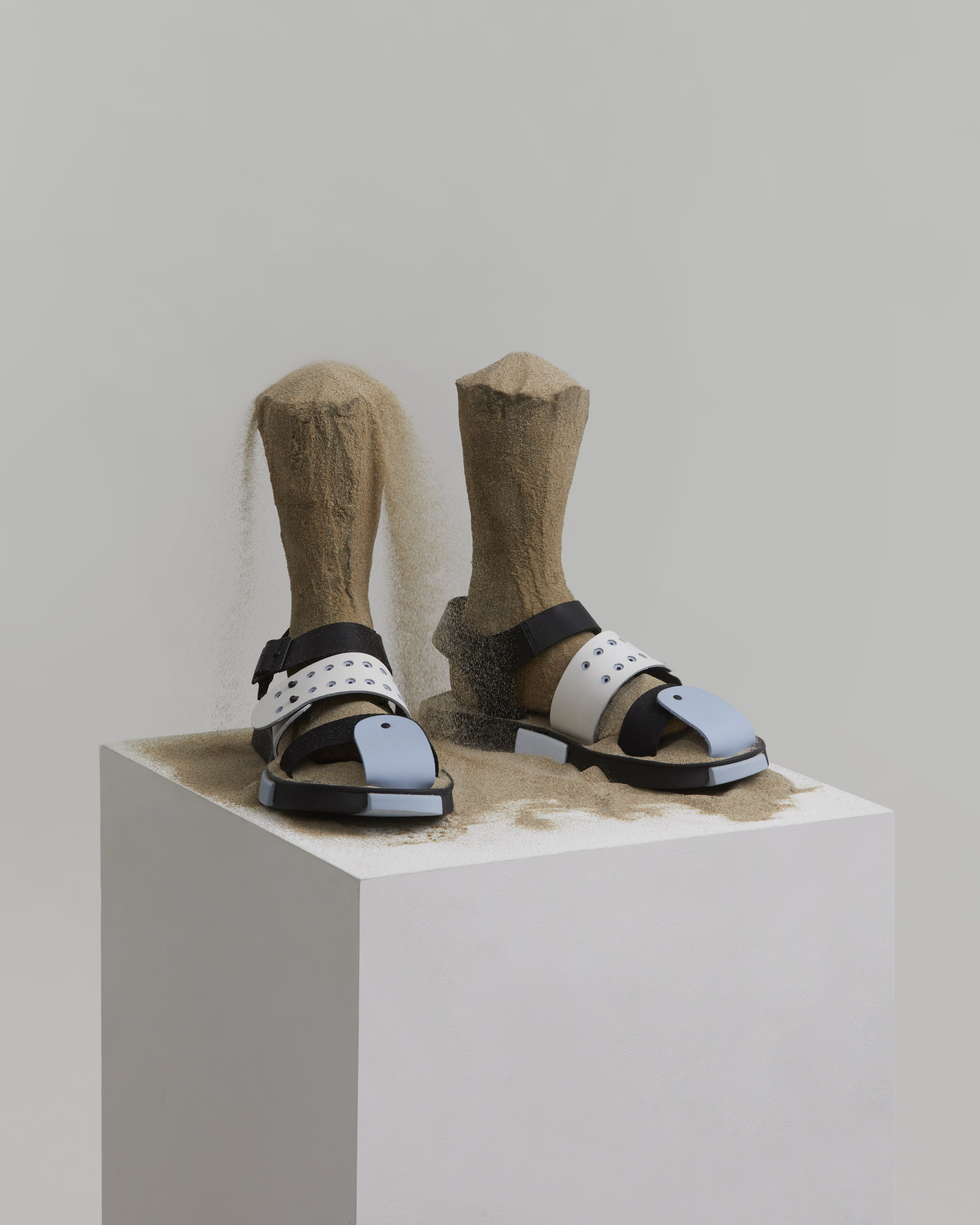 Originales, sostenibles y muy cómodas: las sandalias esenciales que  calzarás este verano | ICON | EL PAÍS